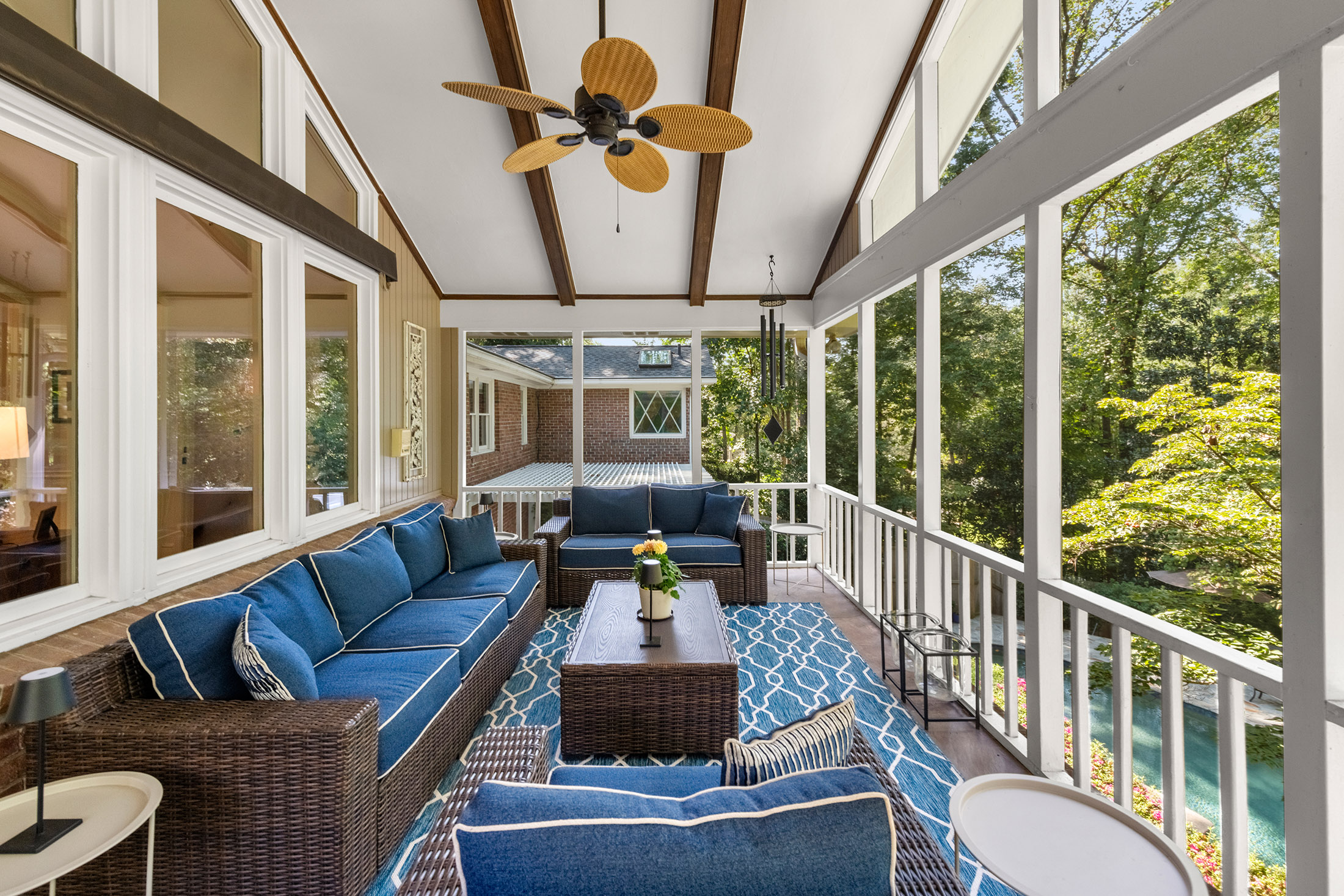  Charming Ranch Home with Heated Pool in a Great Sandy Springs Location - 物件實景