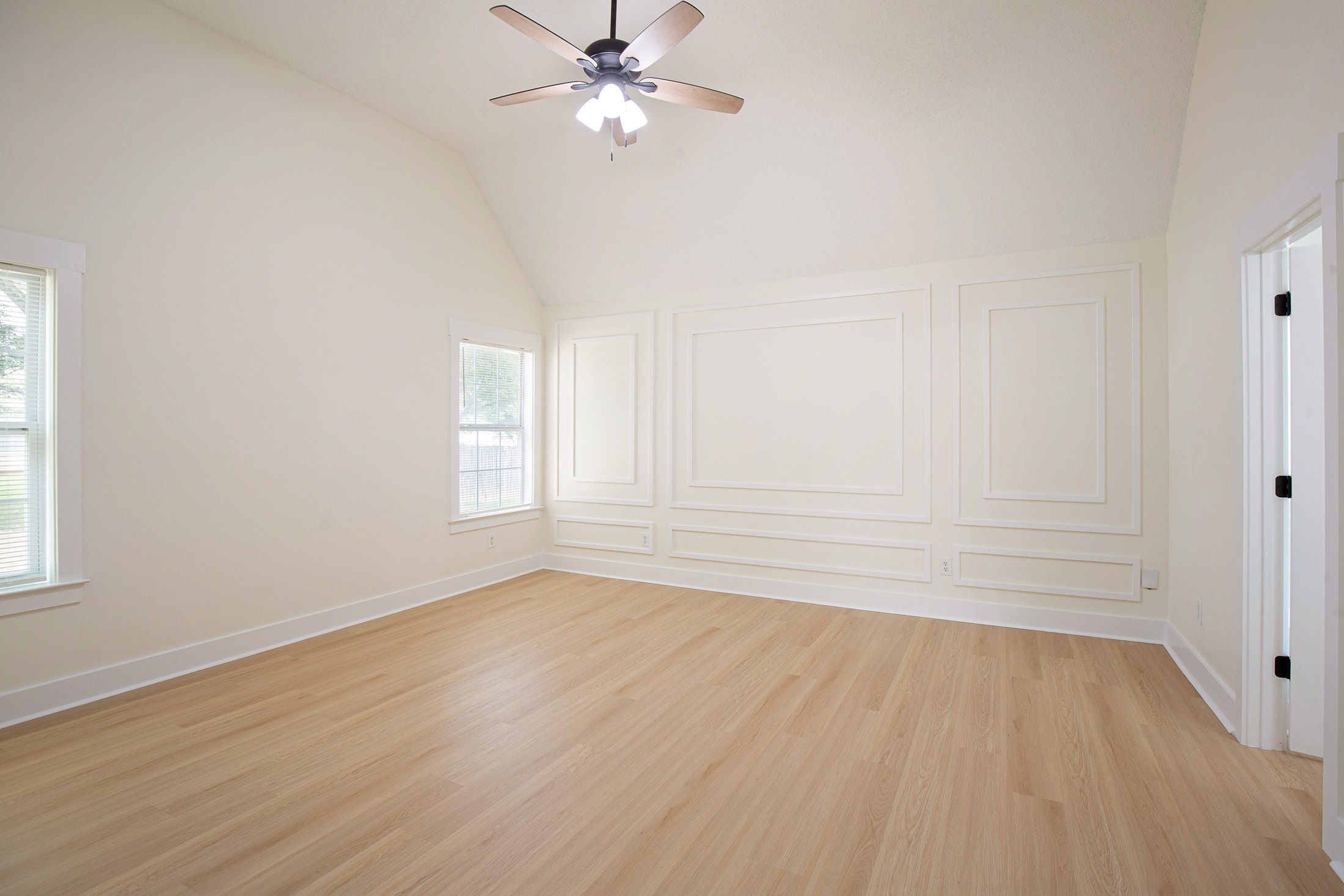 Beautiful Renovated Ranch Home on a Private Lot - 物件實景