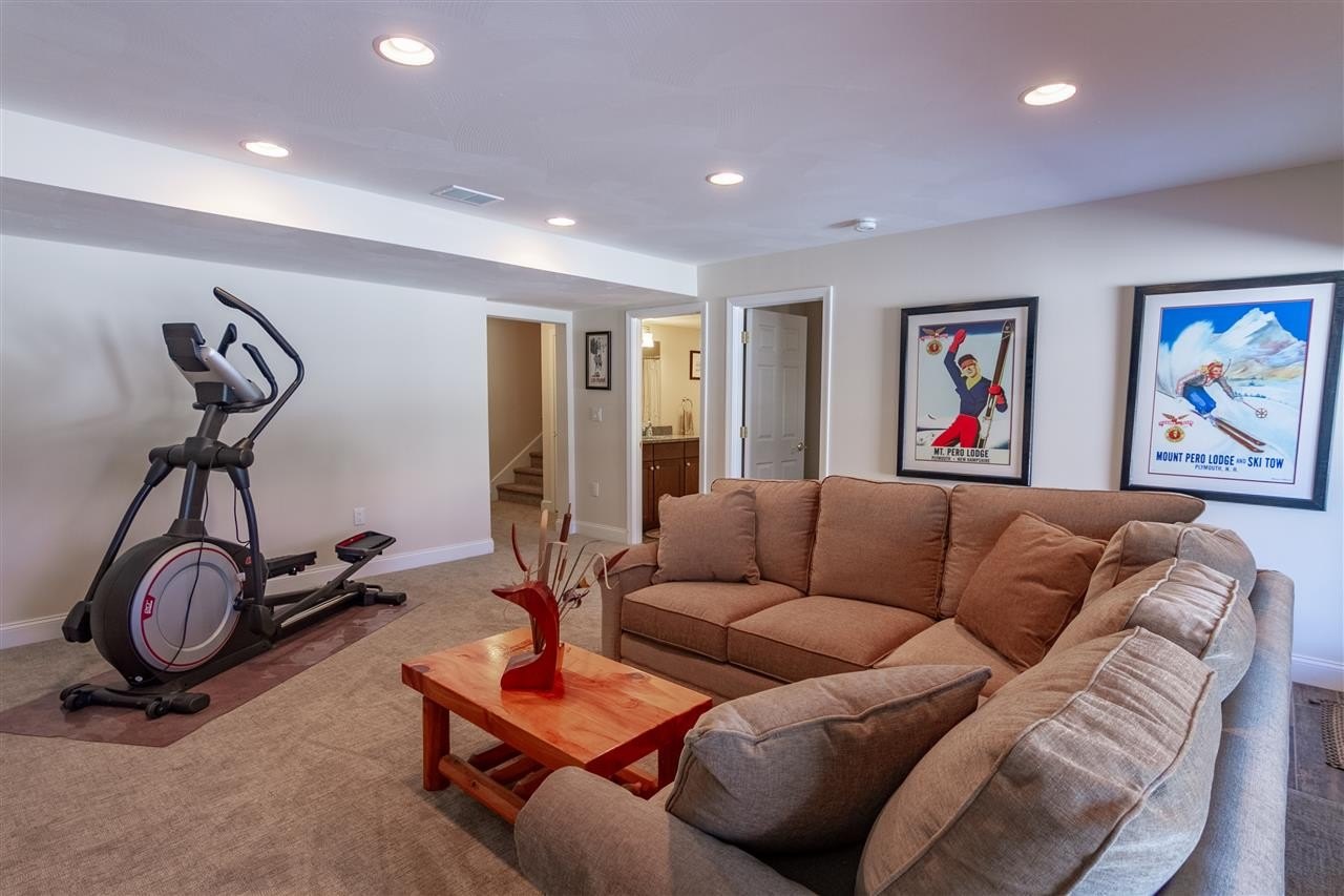 Lincoln, New Hampshire, 03251, United States, 5 Bedrooms Bedrooms, ,5 BathroomsBathrooms,Residential,For Sale,1978136