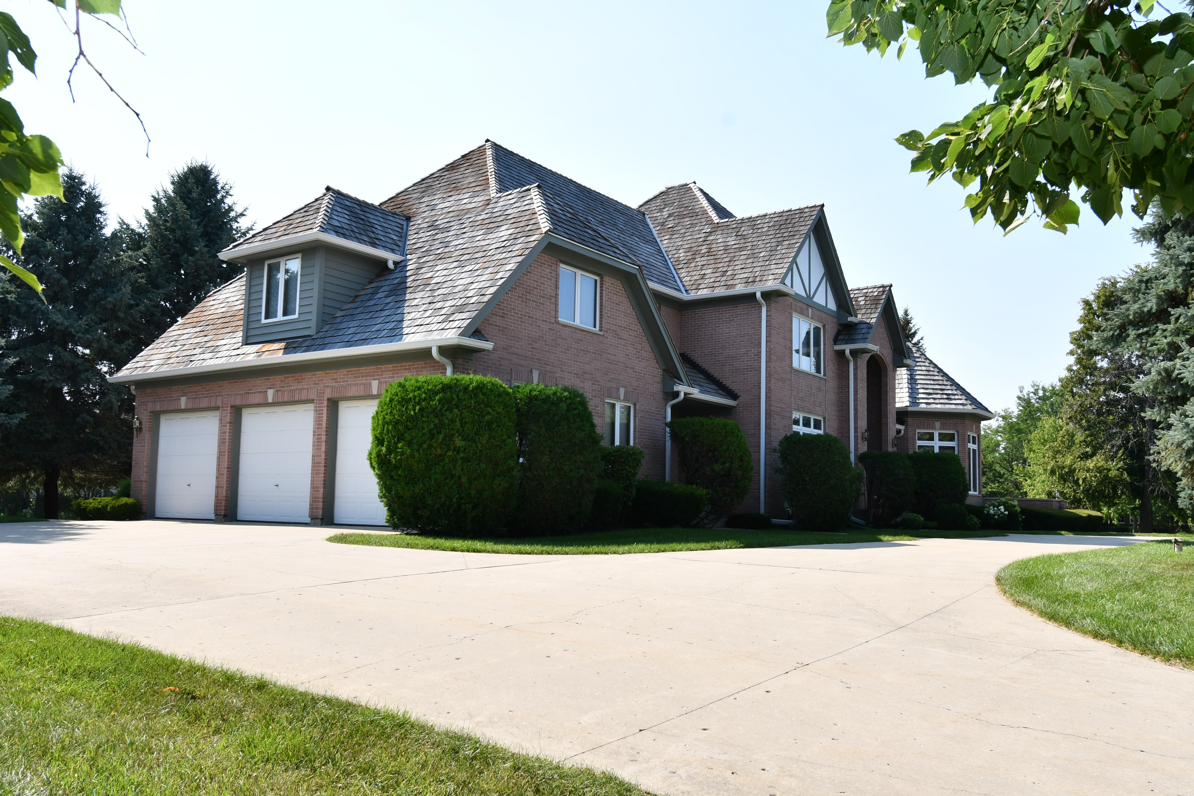 Hawthorn Woods, Illinois, 60047, United States, 4 Bedrooms Bedrooms, ,4 BathroomsBathrooms,Residential,For Sale,1895199