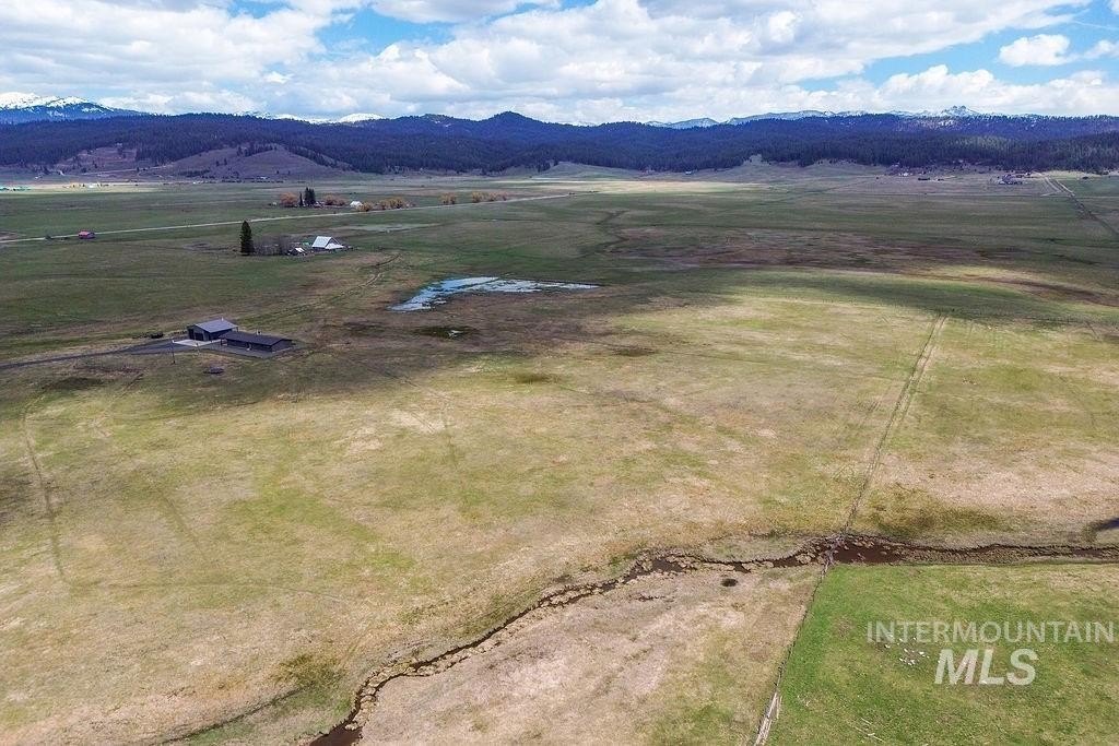 Donnelly, Idaho, 83615, United States, 3 Bedrooms Bedrooms, ,2 BathroomsBathrooms,Residential,For Sale,2005237