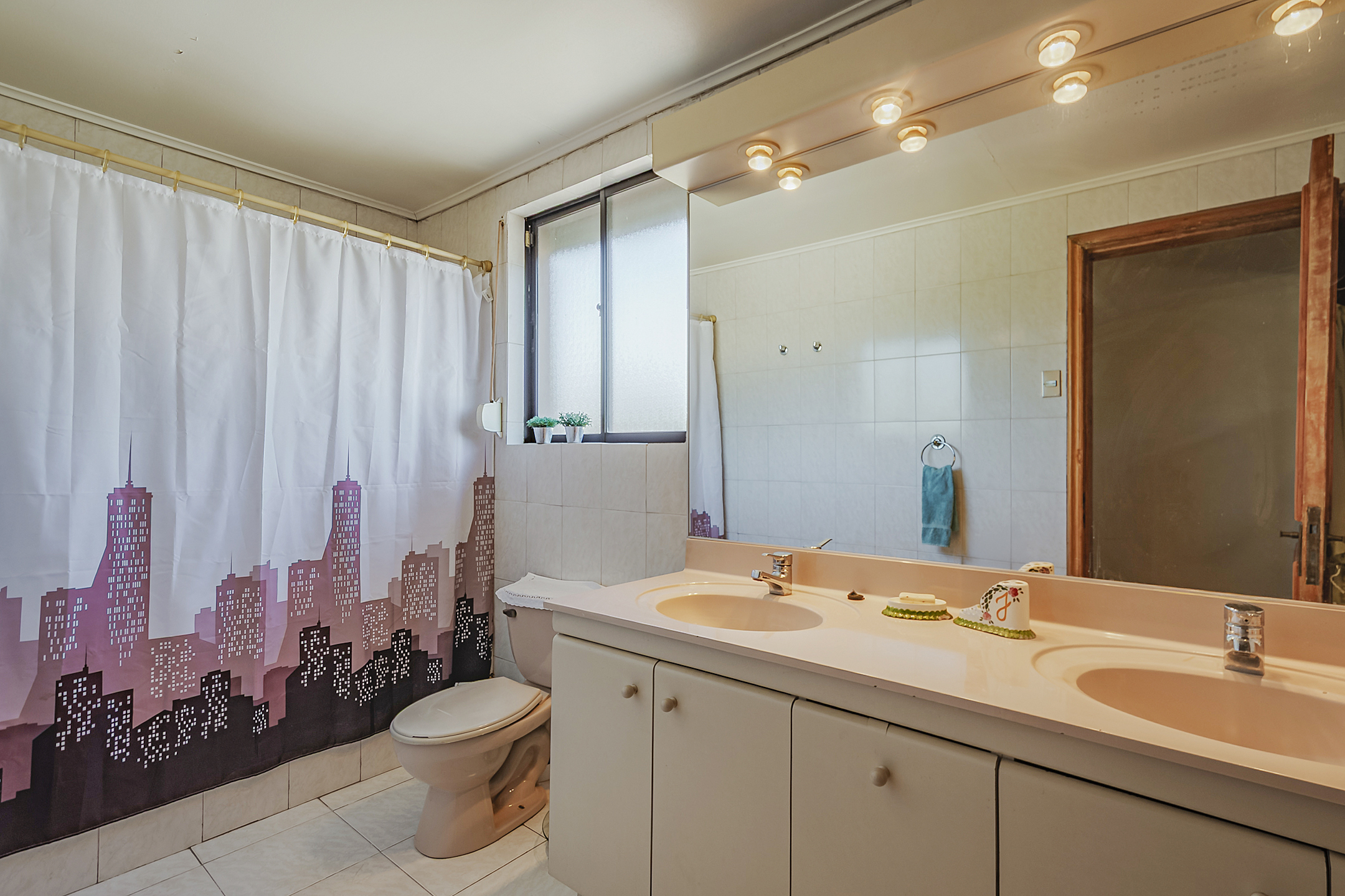  House for sale · 4 bedrooms · 3 bathrooms · Residential neighborhood - 物件實景