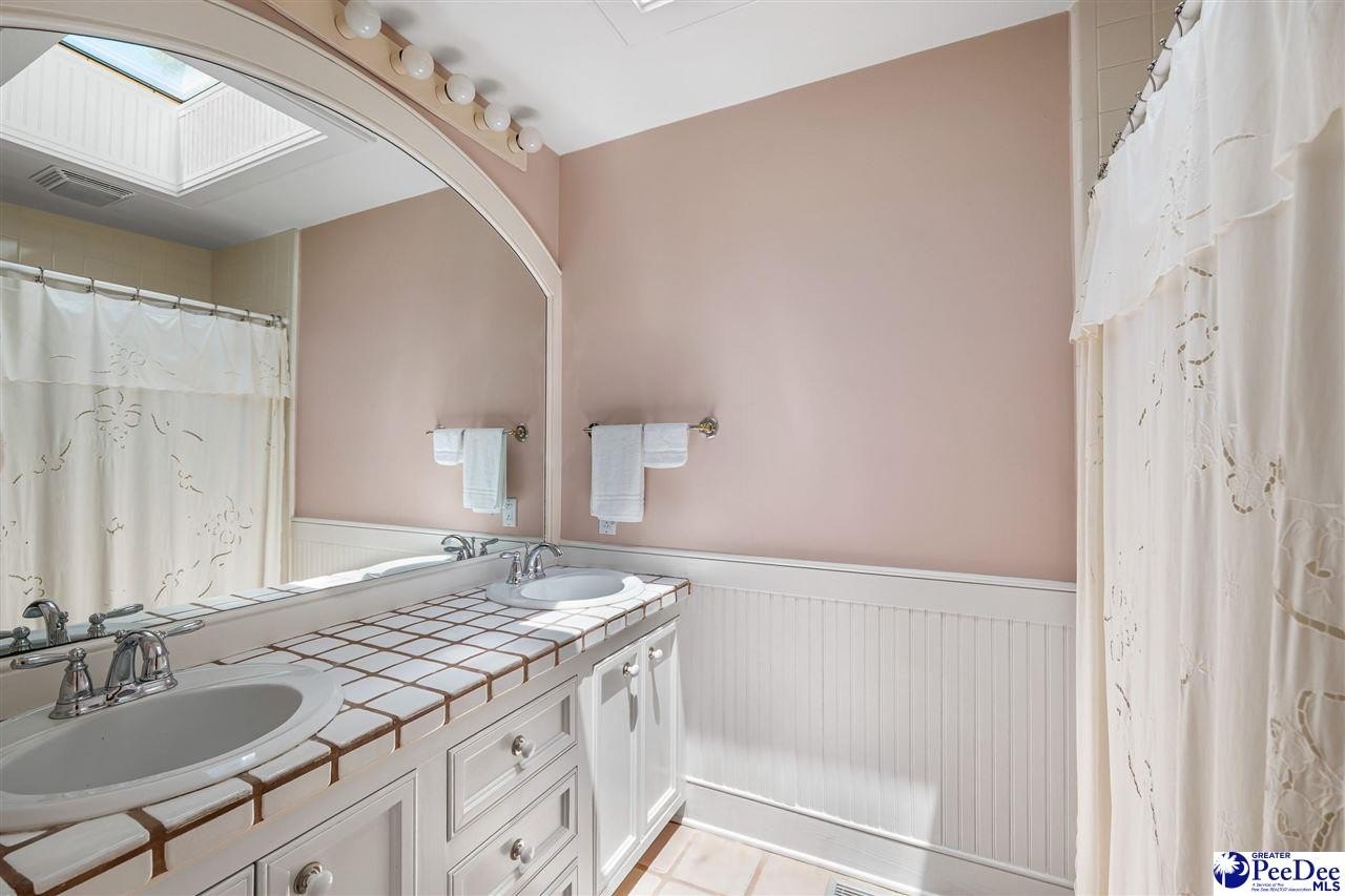 Florence, South Carolina, 29501, United States, 4 Bedrooms Bedrooms, ,5 BathroomsBathrooms,Residential,For Sale,1919552