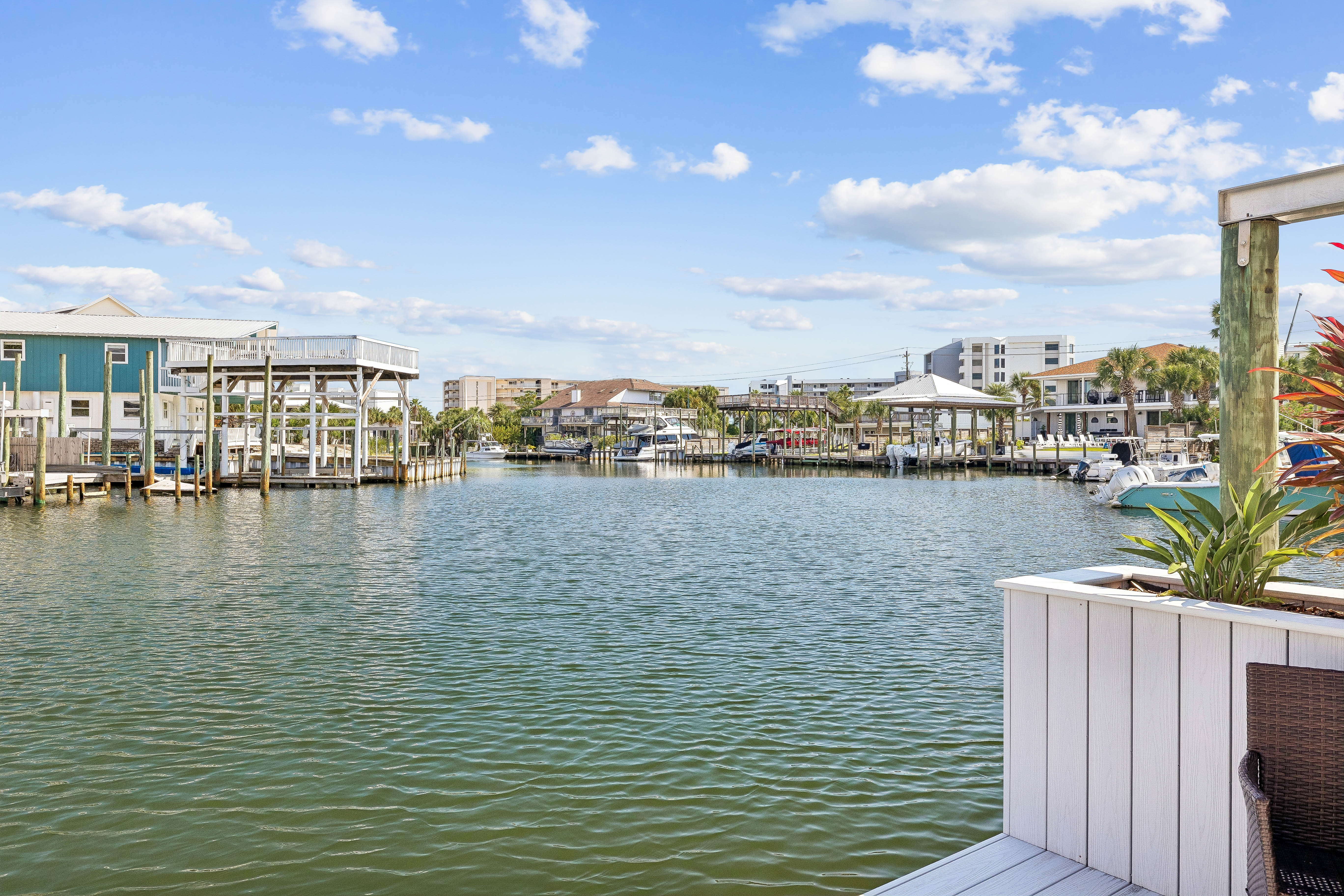  Renovated Harborfront Townhome With 40-Foot Boat Slip - 物件實景