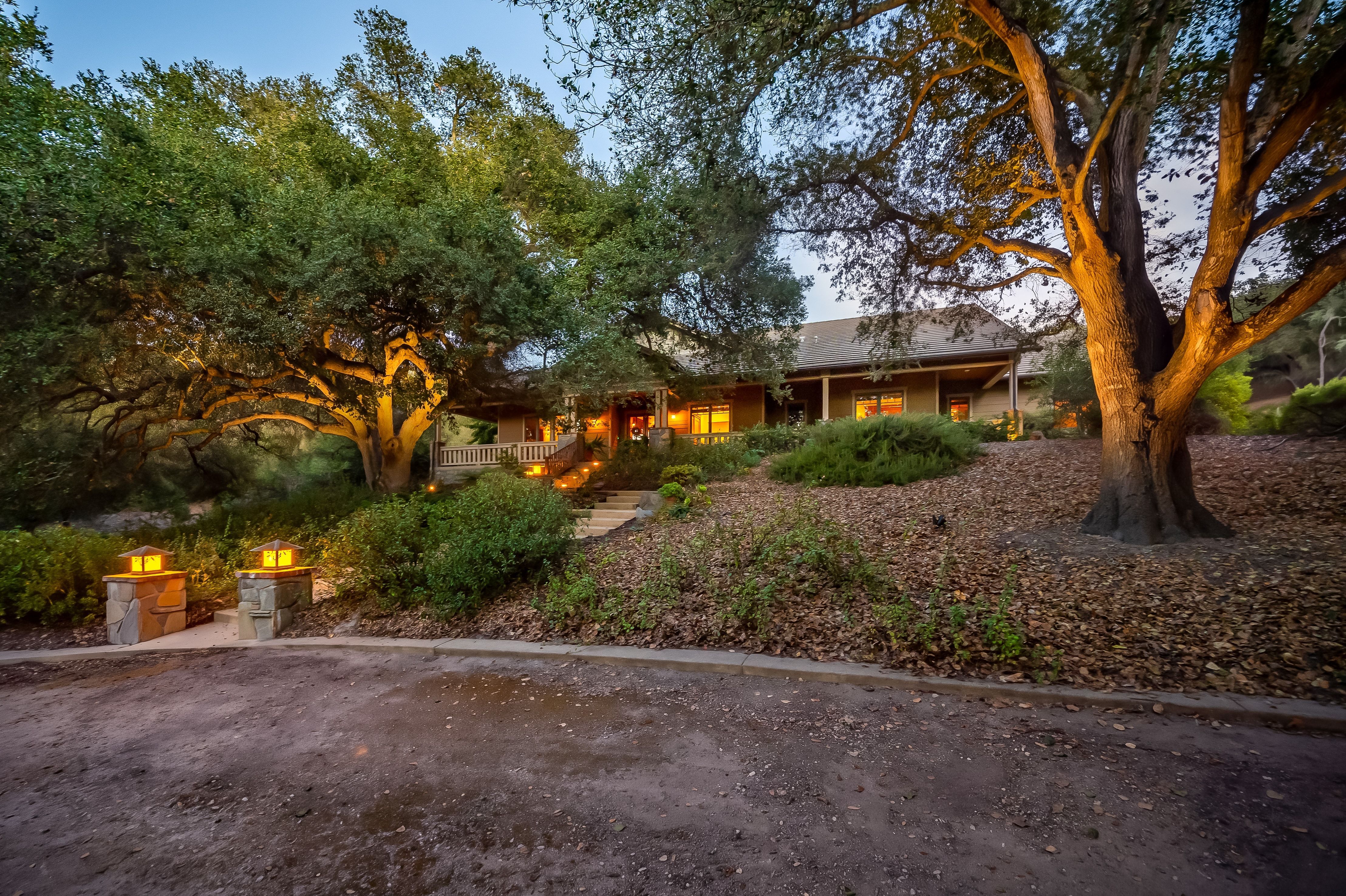  Timeless Craftsman Estate with Resort-Style Outdoor Living - 物件實景