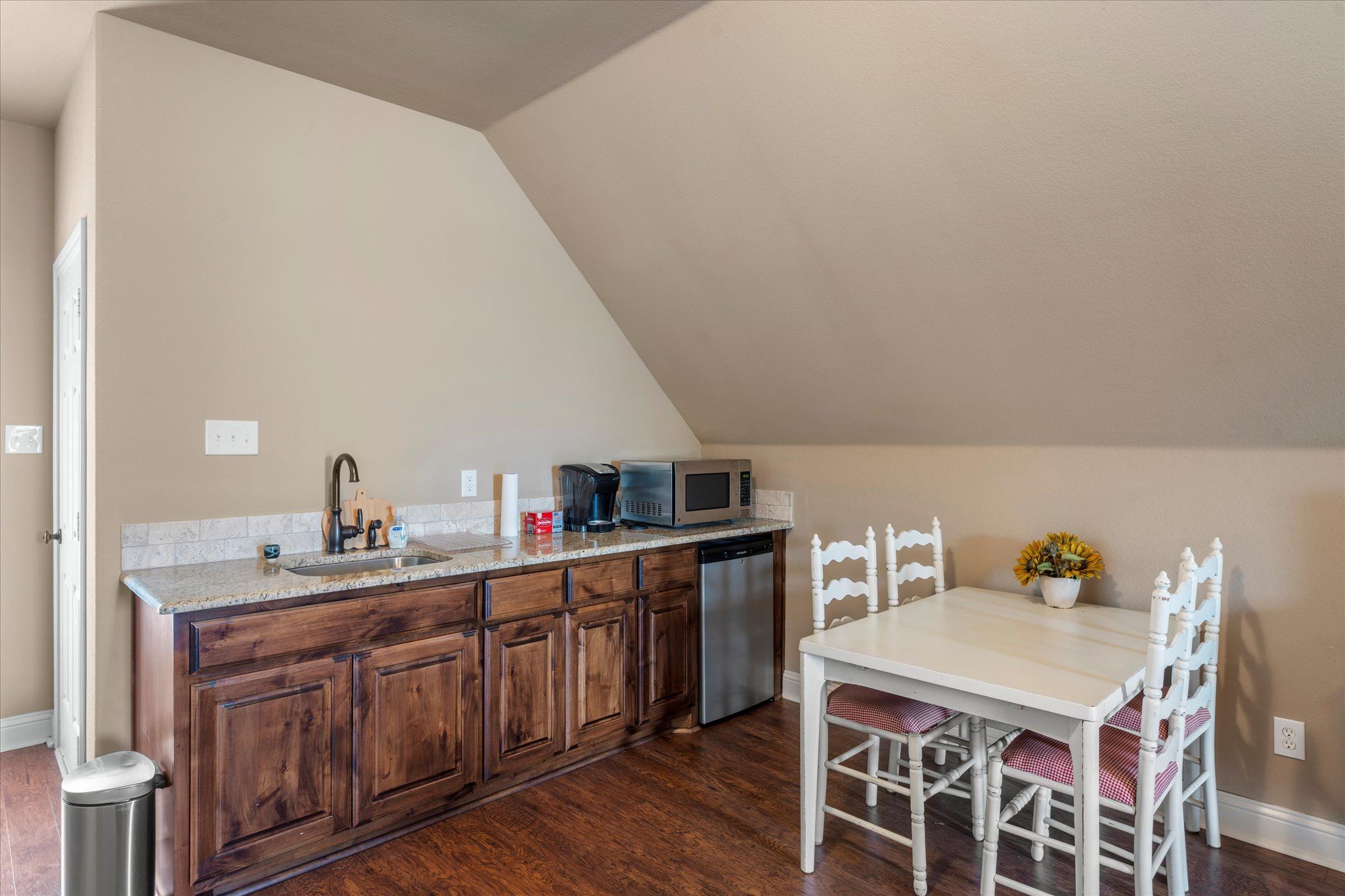 Emory, Texas, 75440, United States, 3 Bedrooms Bedrooms, ,4 BathroomsBathrooms,Residential,For Sale,1892532