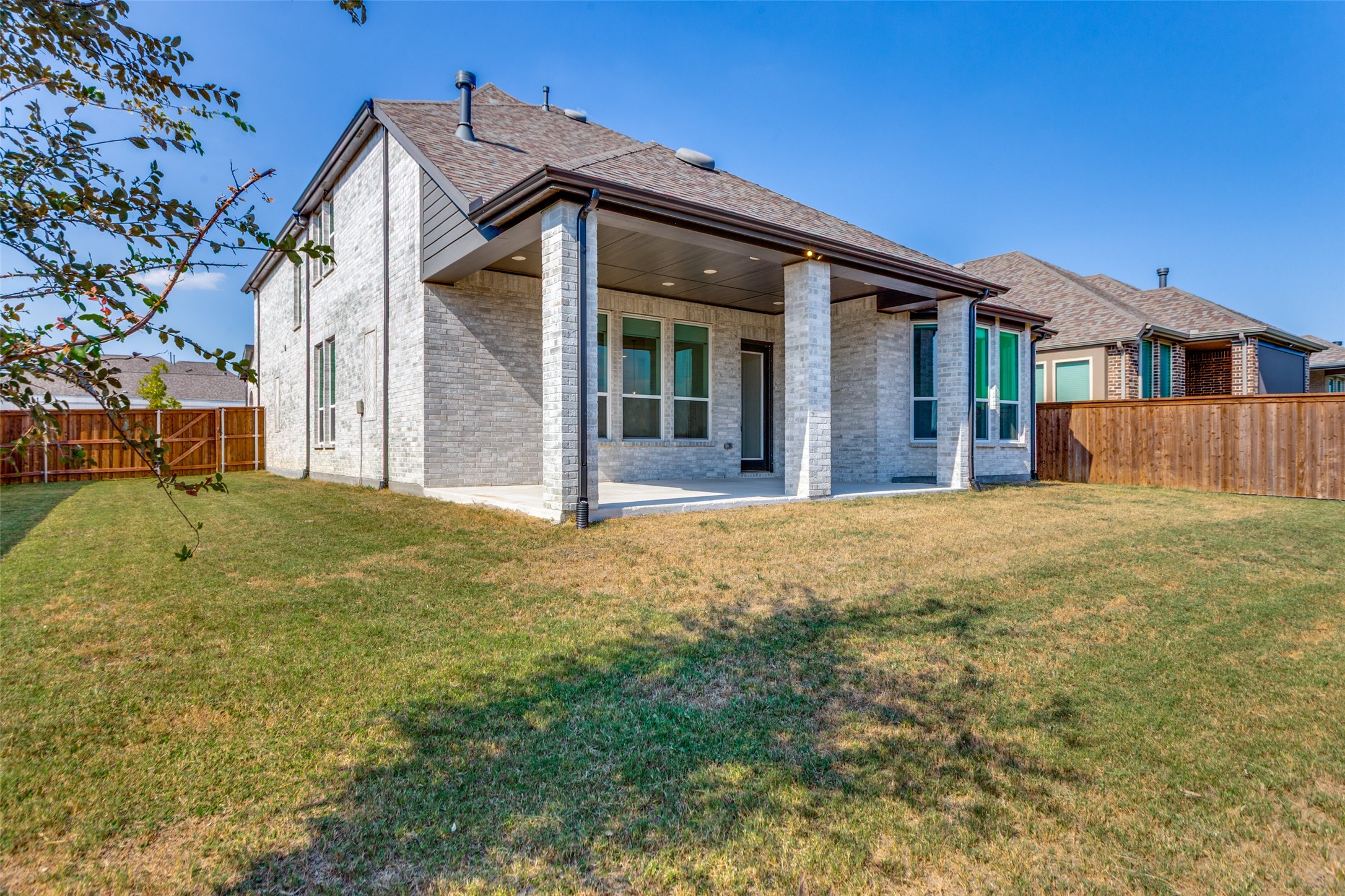 Mansfield, Texas, 76063, United States, 4 Bedrooms Bedrooms, ,4 BathroomsBathrooms,Residential,For Sale,1954630