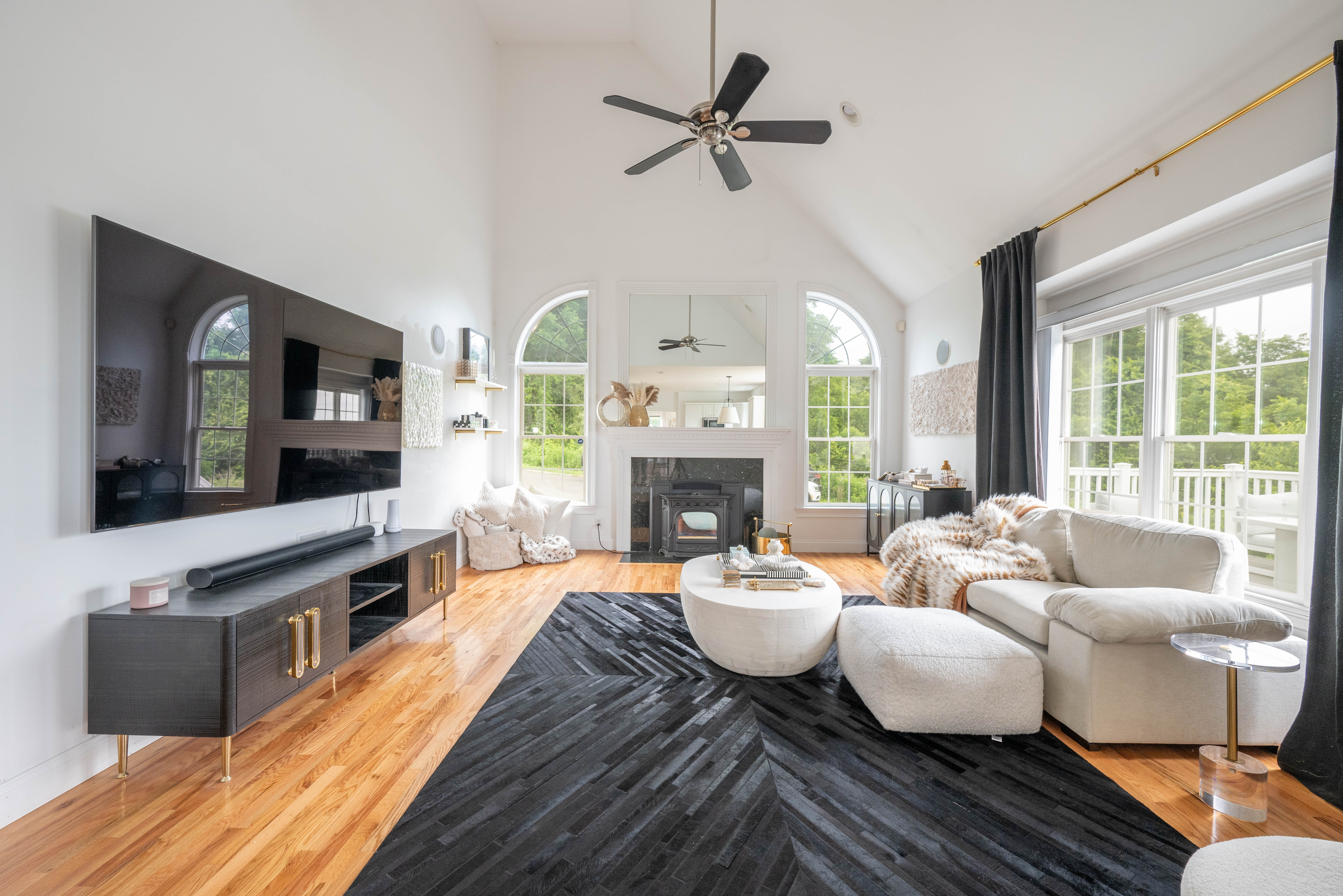  Nestled in the Upper Grassy Hill Community of Woodbury - 物件實景