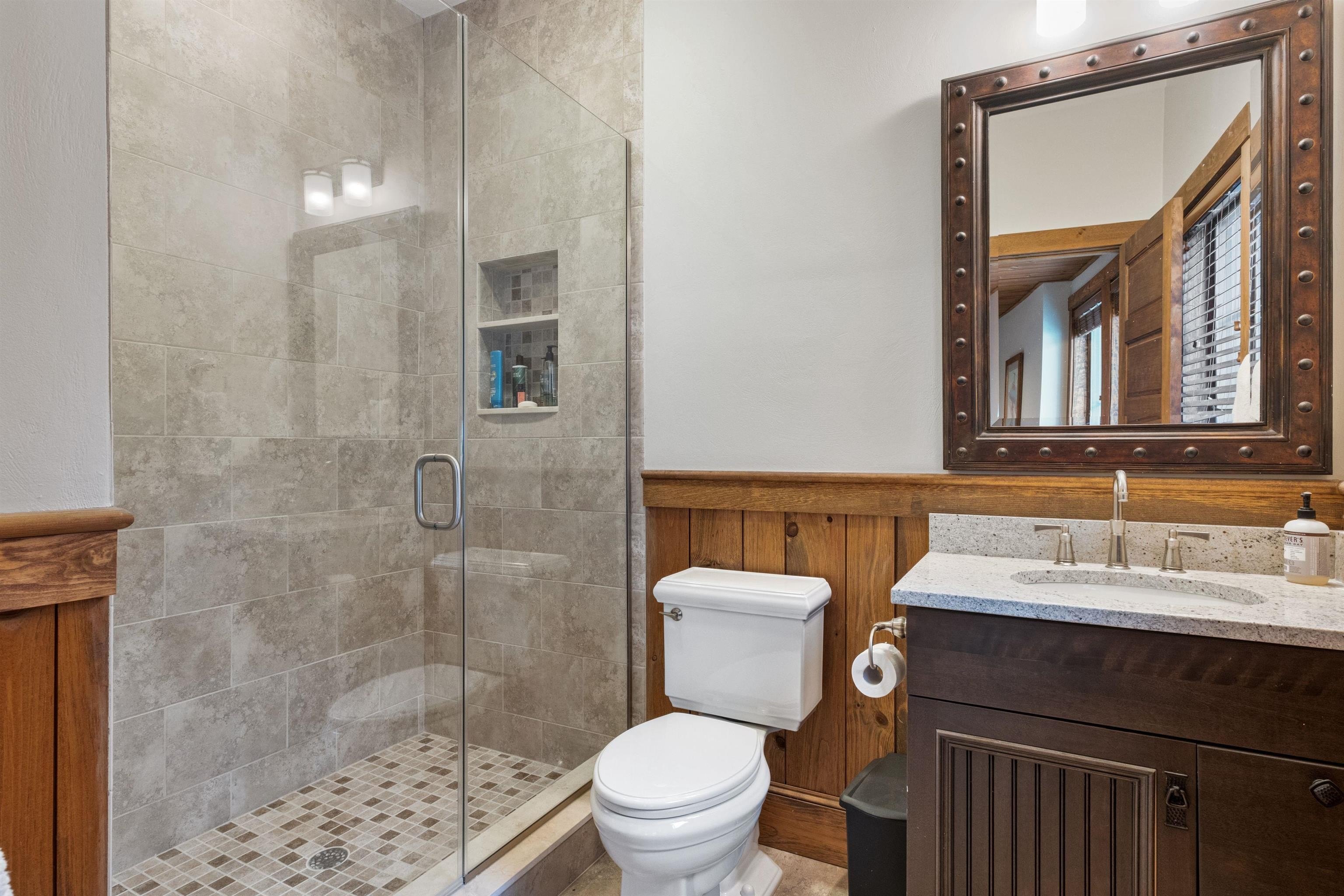 Lincoln, New Hampshire, 03251, United States, 7 Bedrooms Bedrooms, ,4 BathroomsBathrooms,Residential,For Sale,1983511