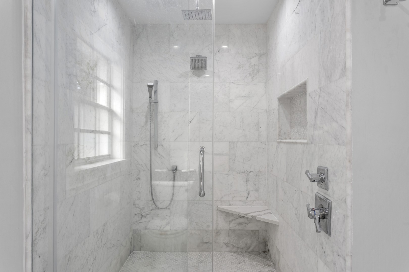 Tampa, Florida, 33629, United States, 4 Bedrooms Bedrooms, ,3 BathroomsBathrooms,Residential,For Sale,1987038