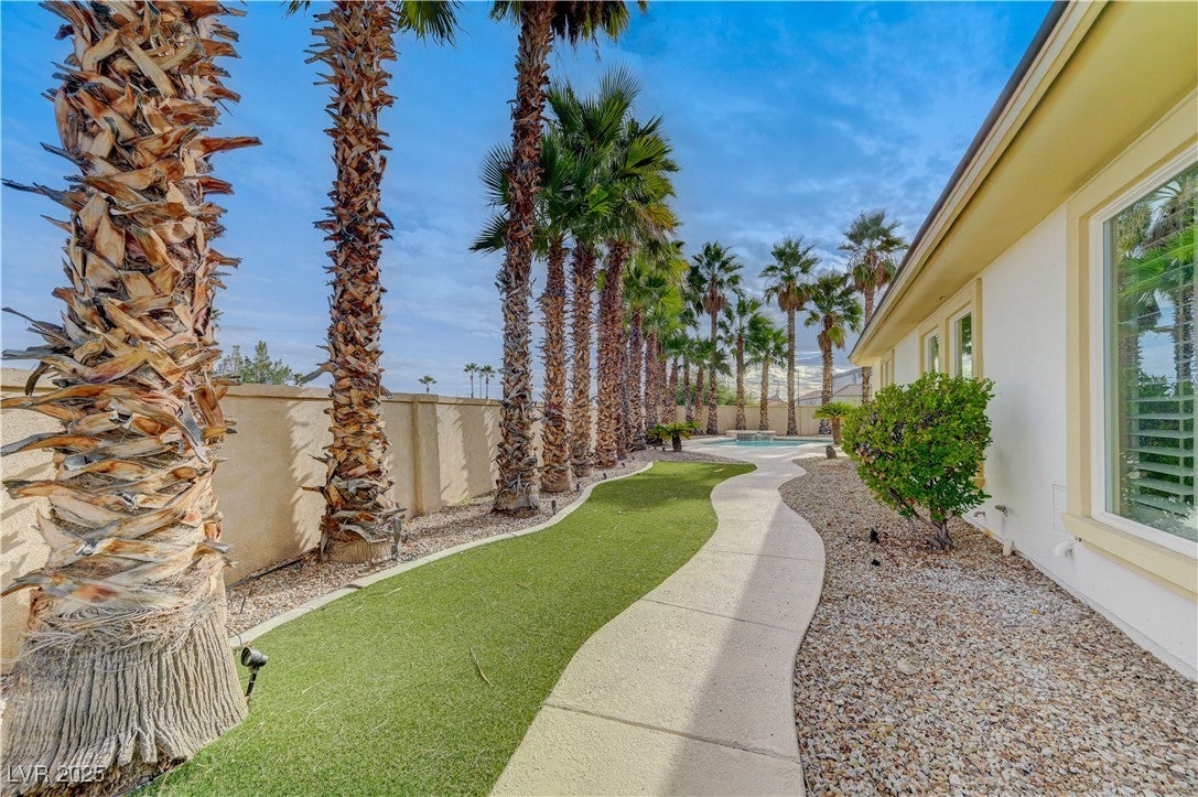 Las Vegas, Nevada, 89117, United States, 4 Bedrooms Bedrooms, ,5 BathroomsBathrooms,Residential,For Sale,2005418