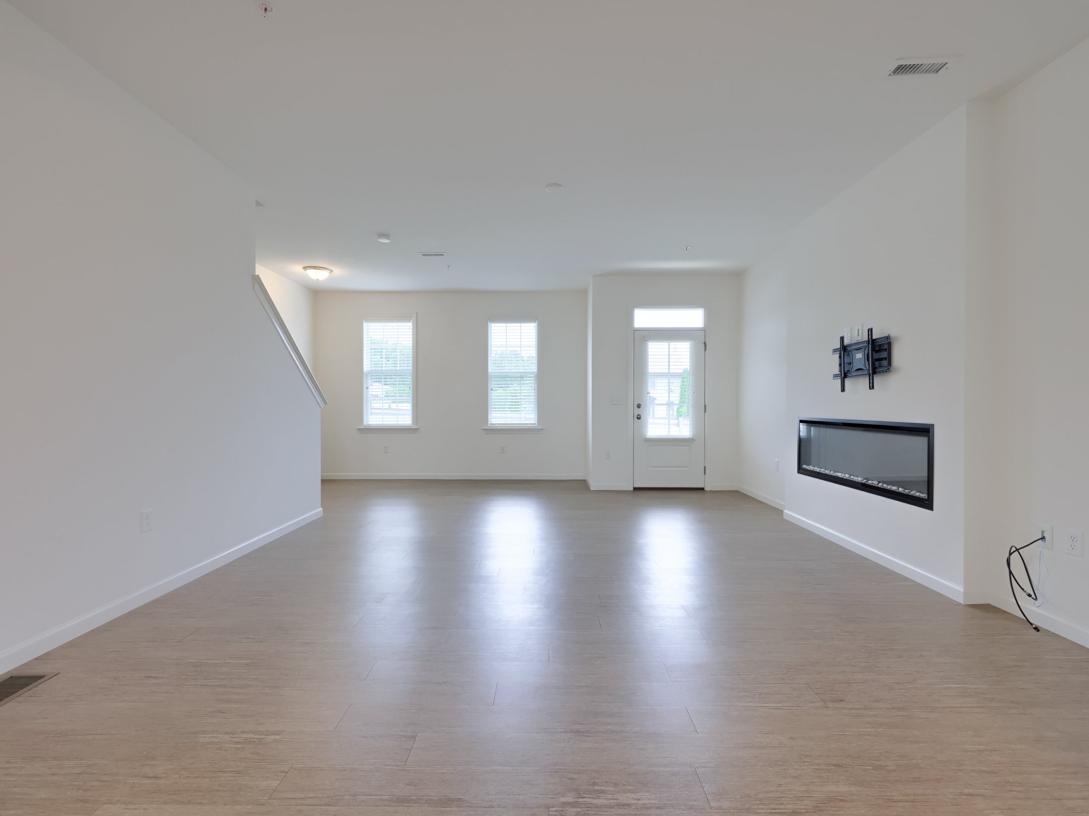  2421 Artesian Way - 物件實景