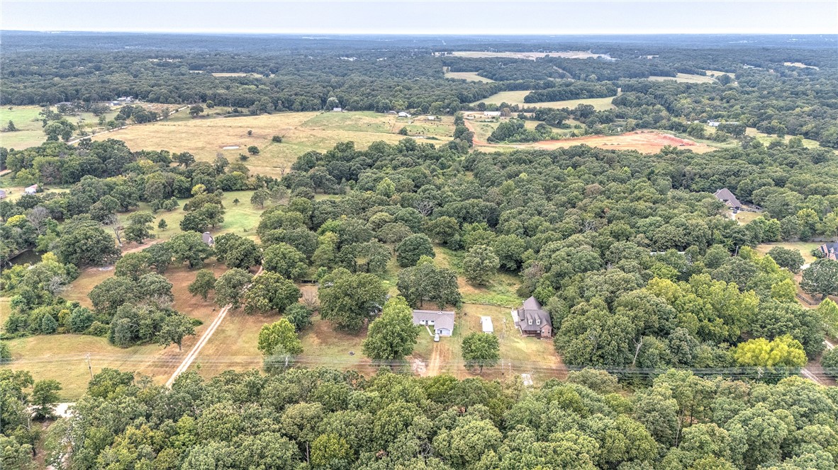Gravette, Arkansas, 72736, United States, 3 Bedrooms Bedrooms, ,3 BathroomsBathrooms,Residential,For Sale,1933044