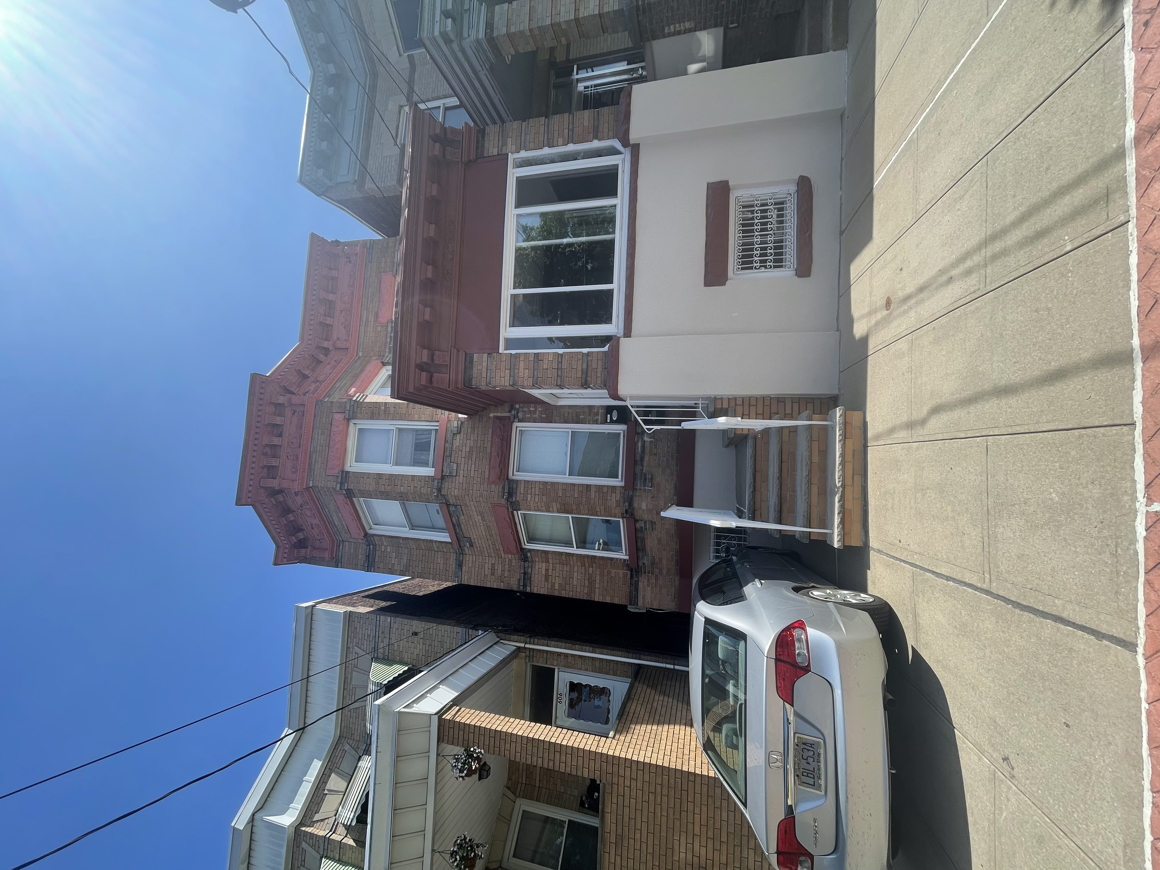 Union City, New Jersey, 07087, United States, 4 Bedrooms Bedrooms, ,3 BathroomsBathrooms,Residential,For Sale,1895208