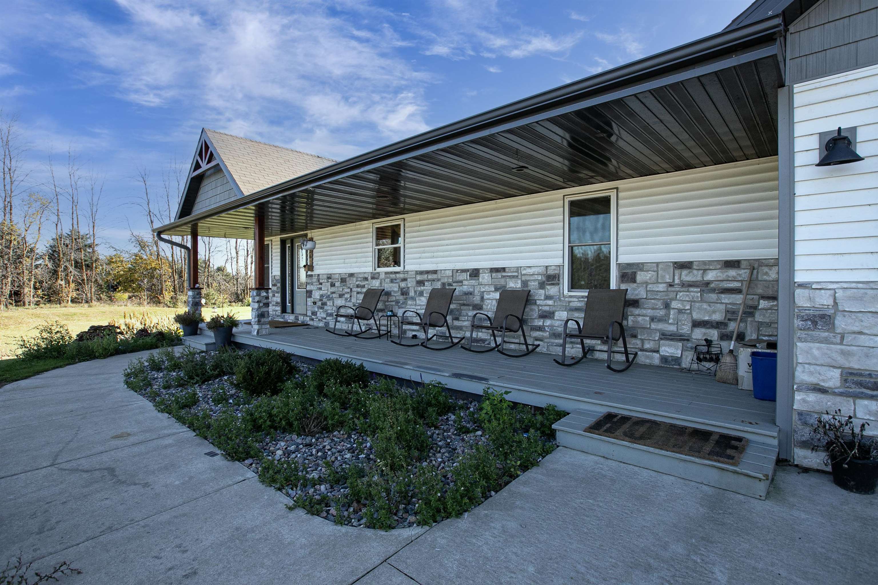 Pulaski, Wisconsin, 54162, United States, 3 Bedrooms Bedrooms, ,3 BathroomsBathrooms,Residential,For Sale,1975627