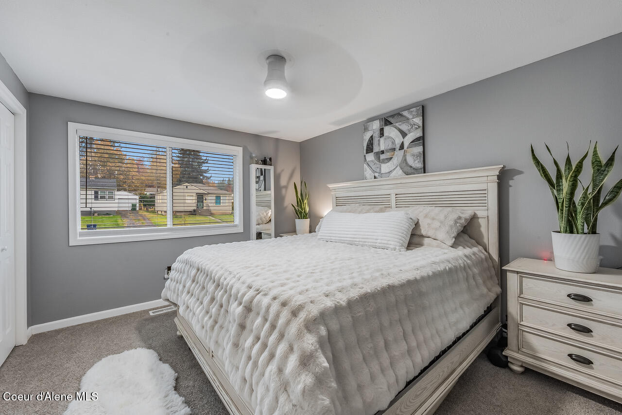 Spokane, Washington, 99223, United States, 4 Bedrooms Bedrooms, ,Residential,For Sale,1989447