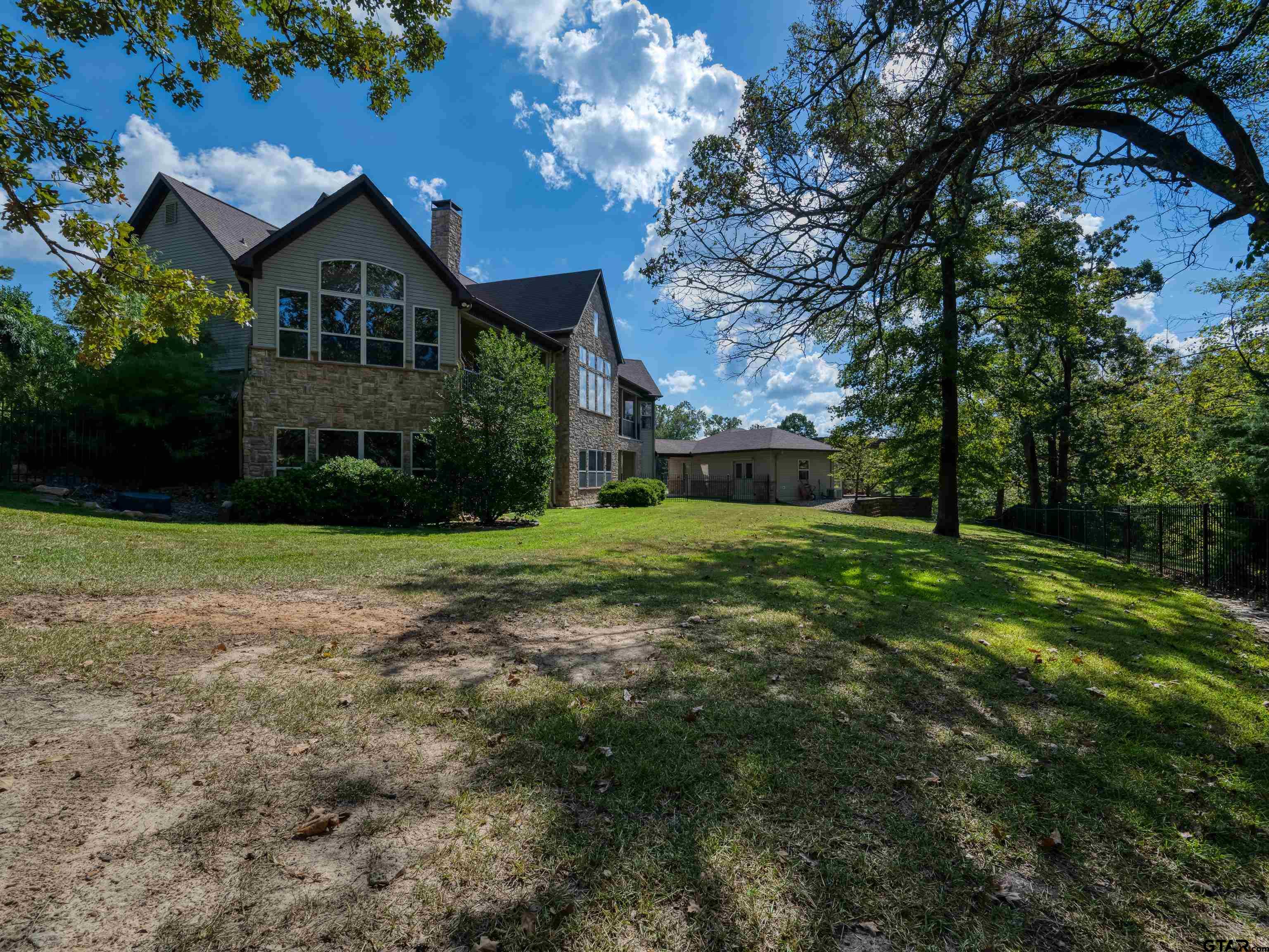 Tyler, Texas, 75703, United States, 4 Bedrooms Bedrooms, ,6 BathroomsBathrooms,Residential,For Sale,1965330