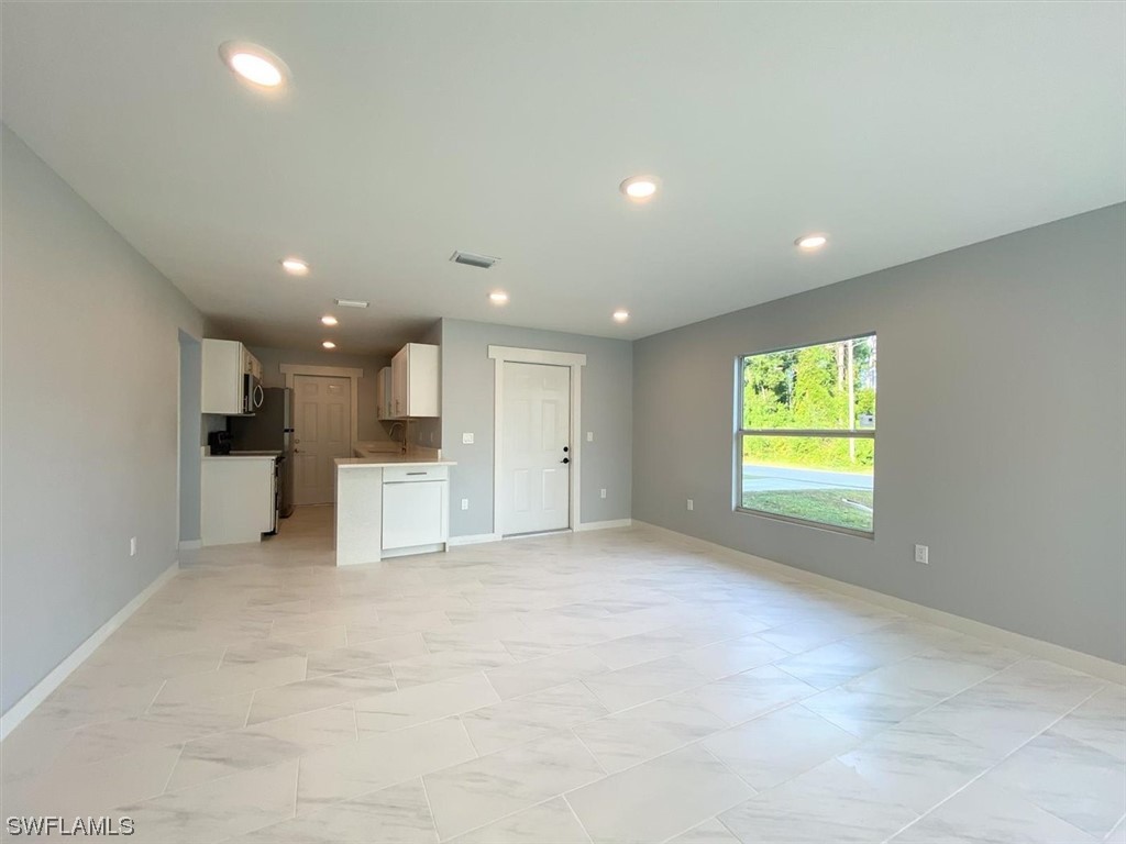 Lehigh Acres, Florida, 33973, United States, 6 Bedrooms Bedrooms, ,4 BathroomsBathrooms,Residential,For Sale,1872898