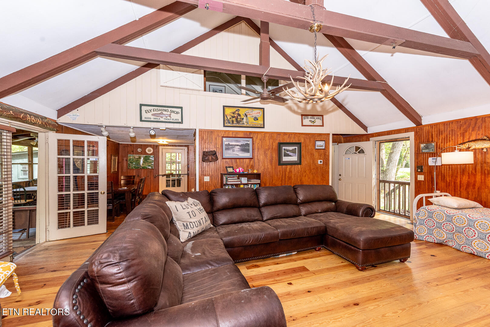 Townsend, Tennessee, 37882, United States, 1 Bedroom Bedrooms, ,1 BathroomBathrooms,Residential,For Sale,1973963