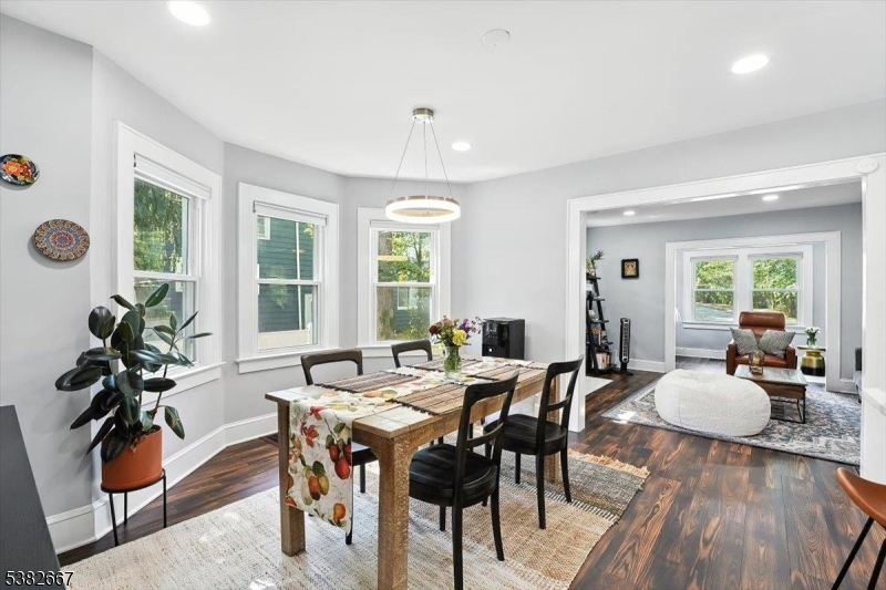 Livingston Twp., New Jersey, 07039, United States, 3 Bedrooms Bedrooms, ,2 BathroomsBathrooms,Residential,For Sale,1940708