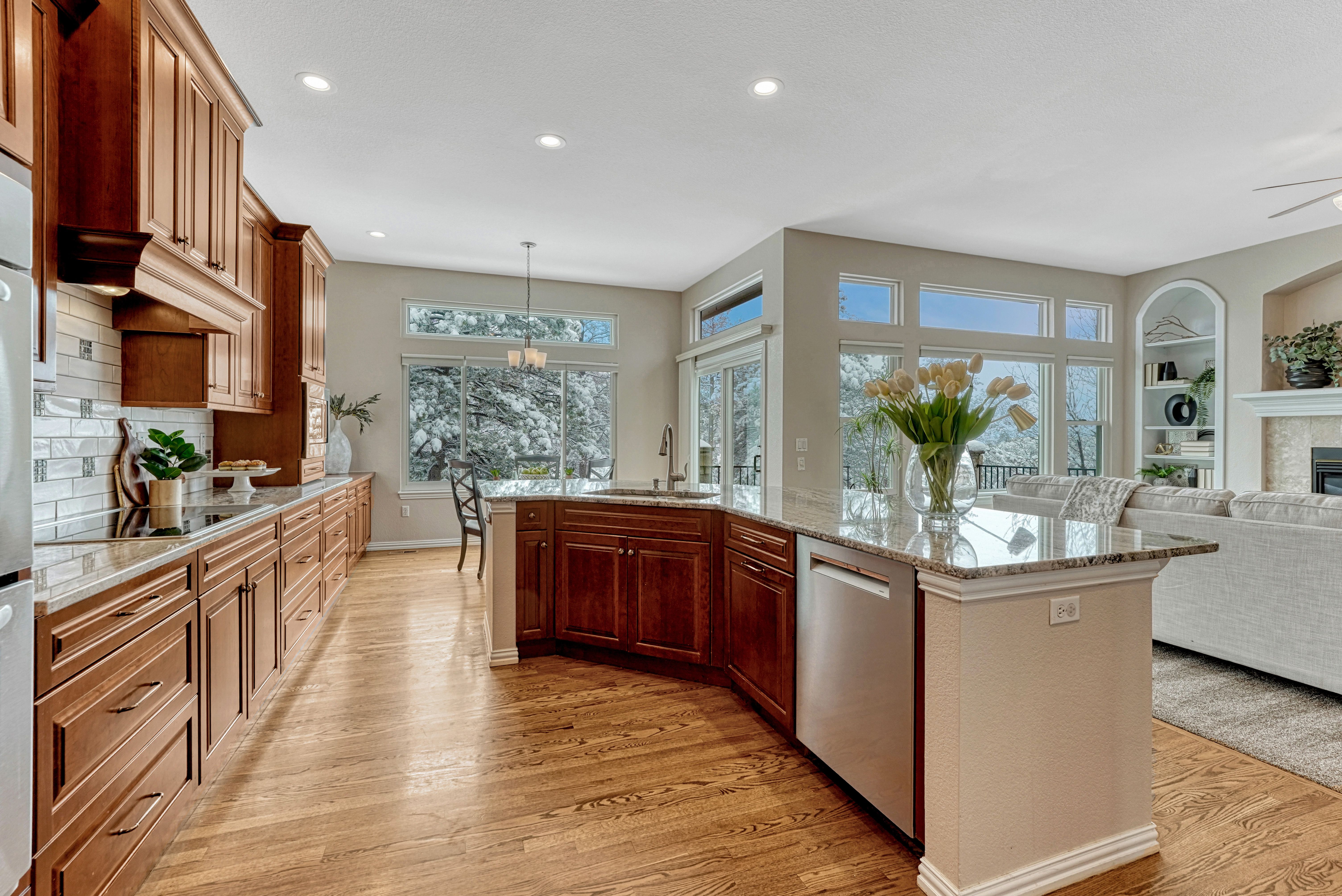  Forest Park Ranch Home with Golf Course Views - 物件實景