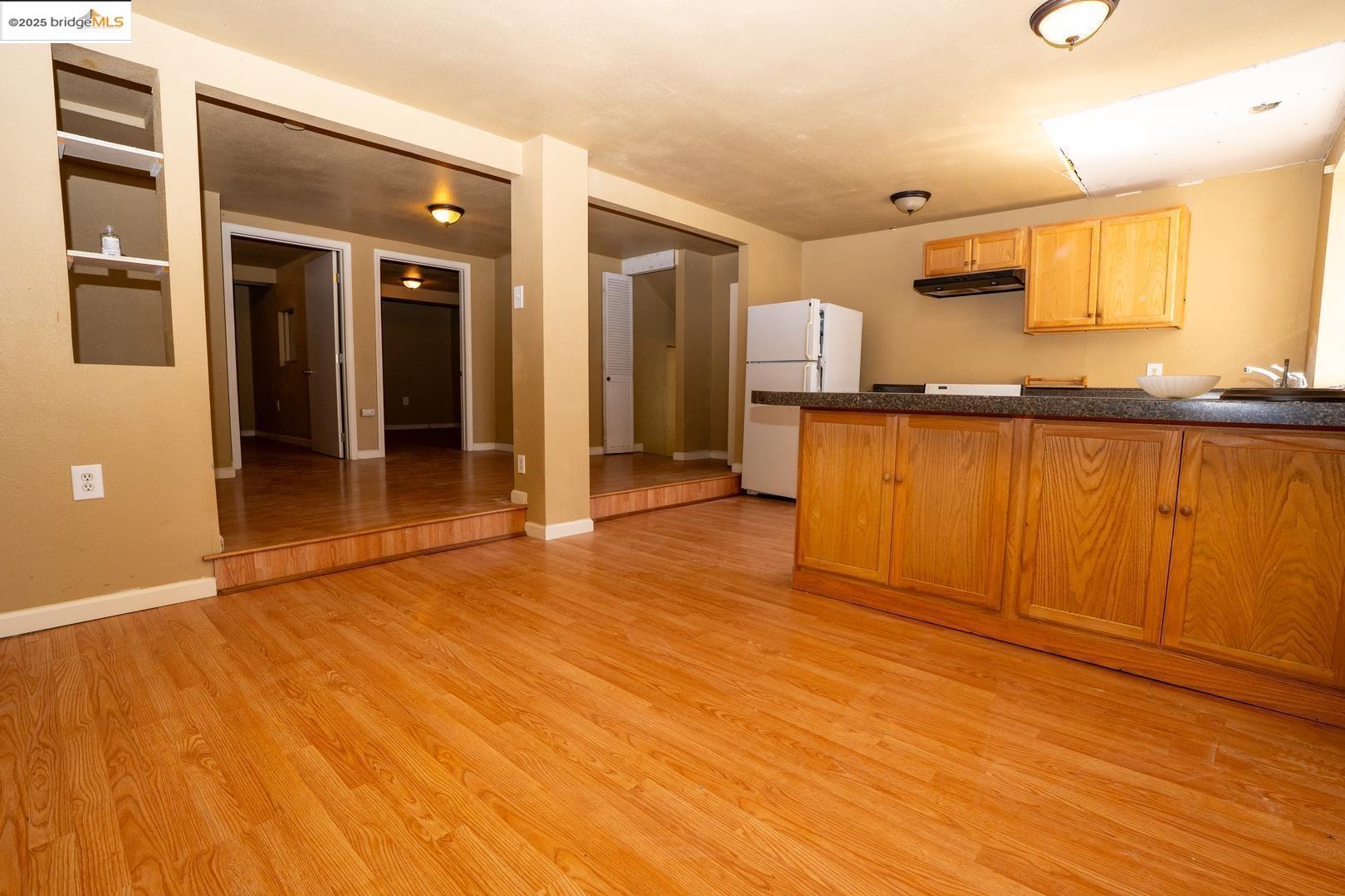 Richmond, California, 94805, United States, 5 Bedrooms Bedrooms, ,2 BathroomsBathrooms,Residential,For Sale,1895644
