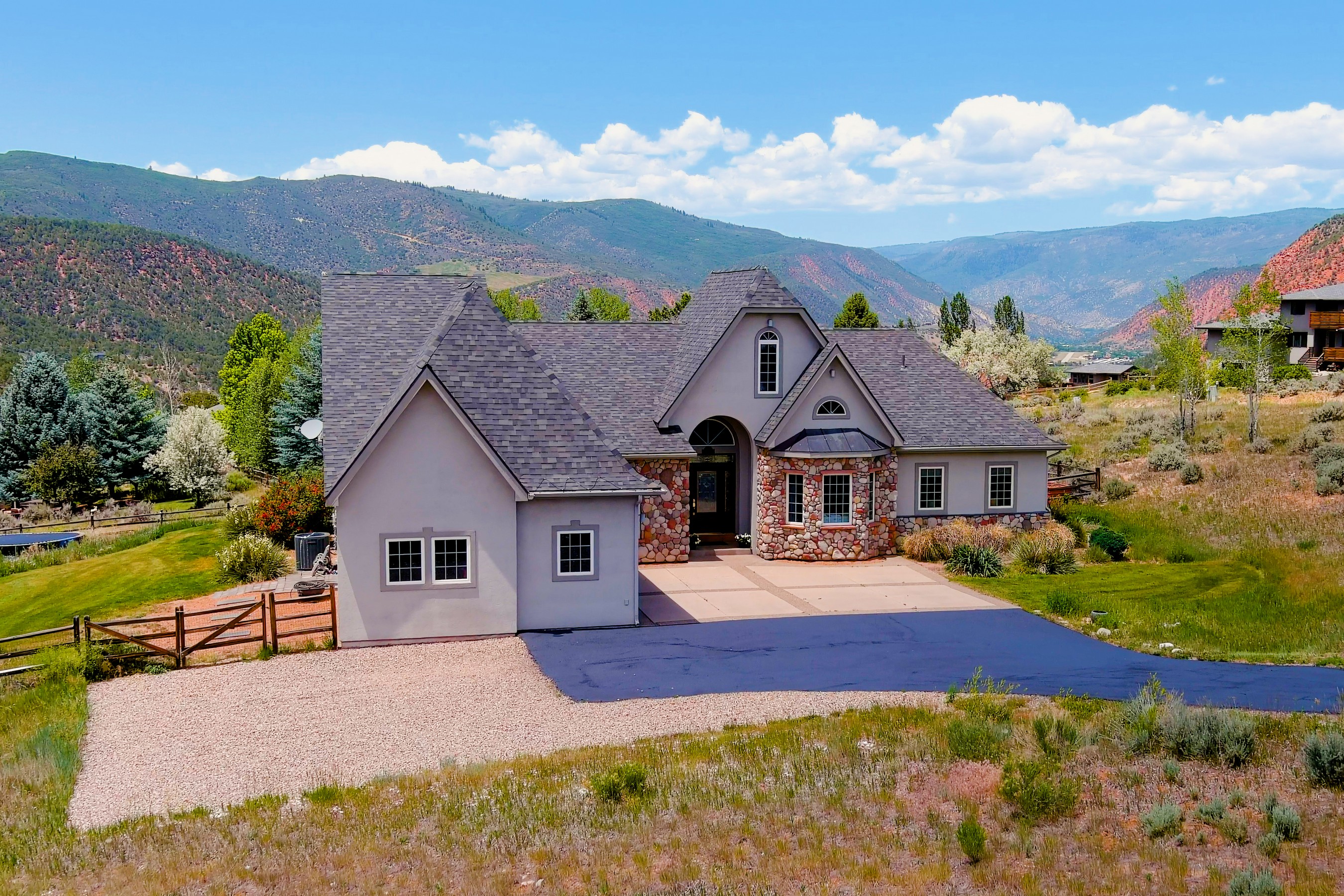  Move-In Ready Mountain Living - 物件實景