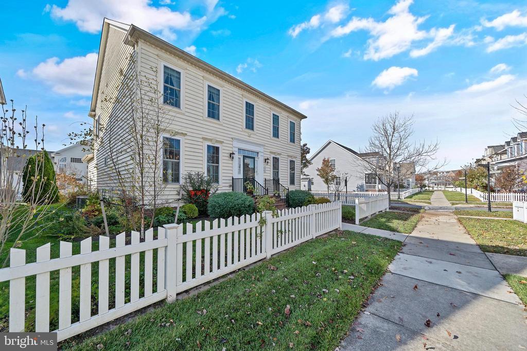 Milton, Delaware, 19968, United States, 4 Bedrooms Bedrooms, ,4 BathroomsBathrooms,Residential,For Sale,1901240