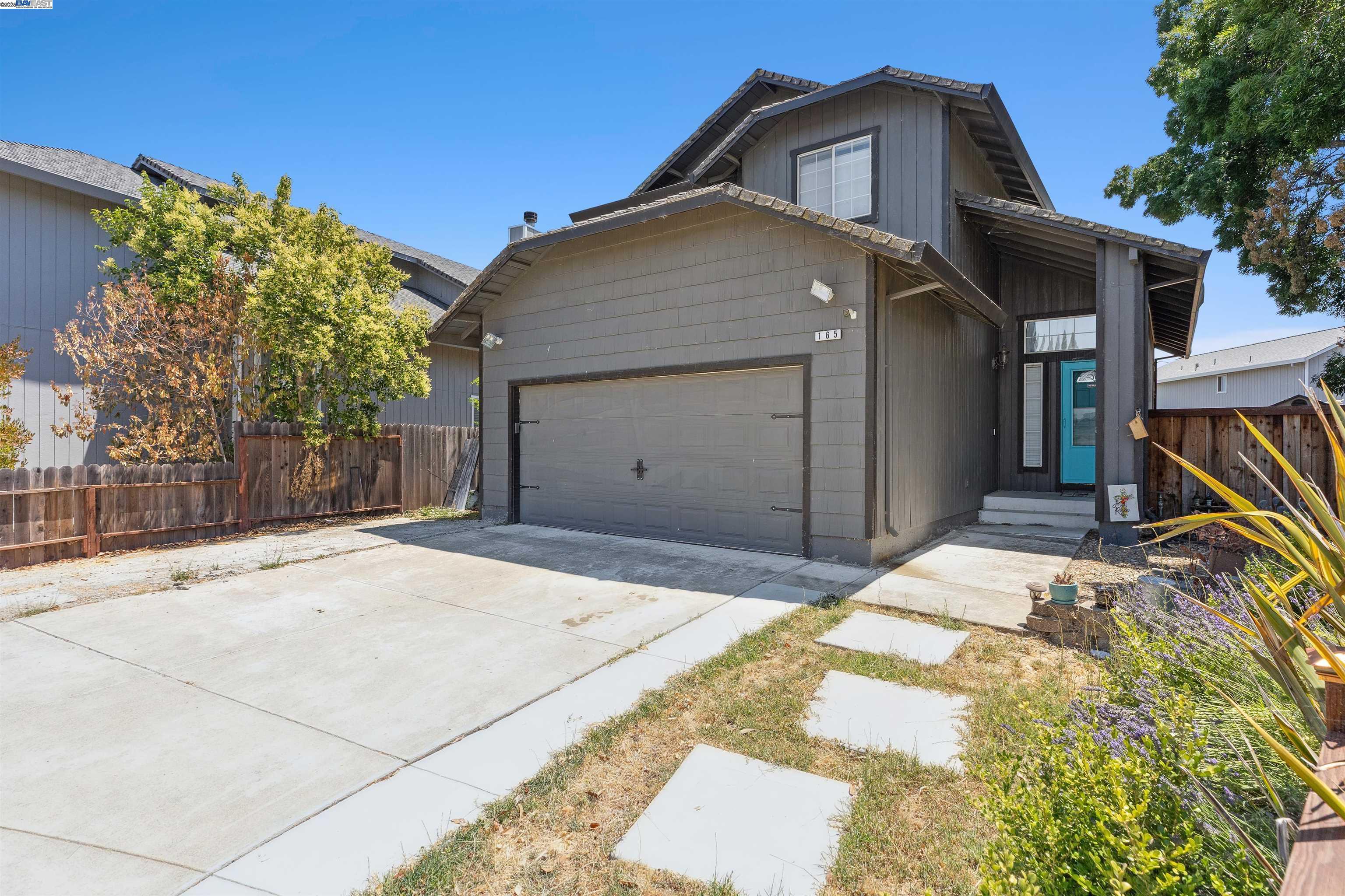 Vacaville, California, 95687, United States, 3 Bedrooms Bedrooms, ,3 BathroomsBathrooms,Residential,For Sale,1889705