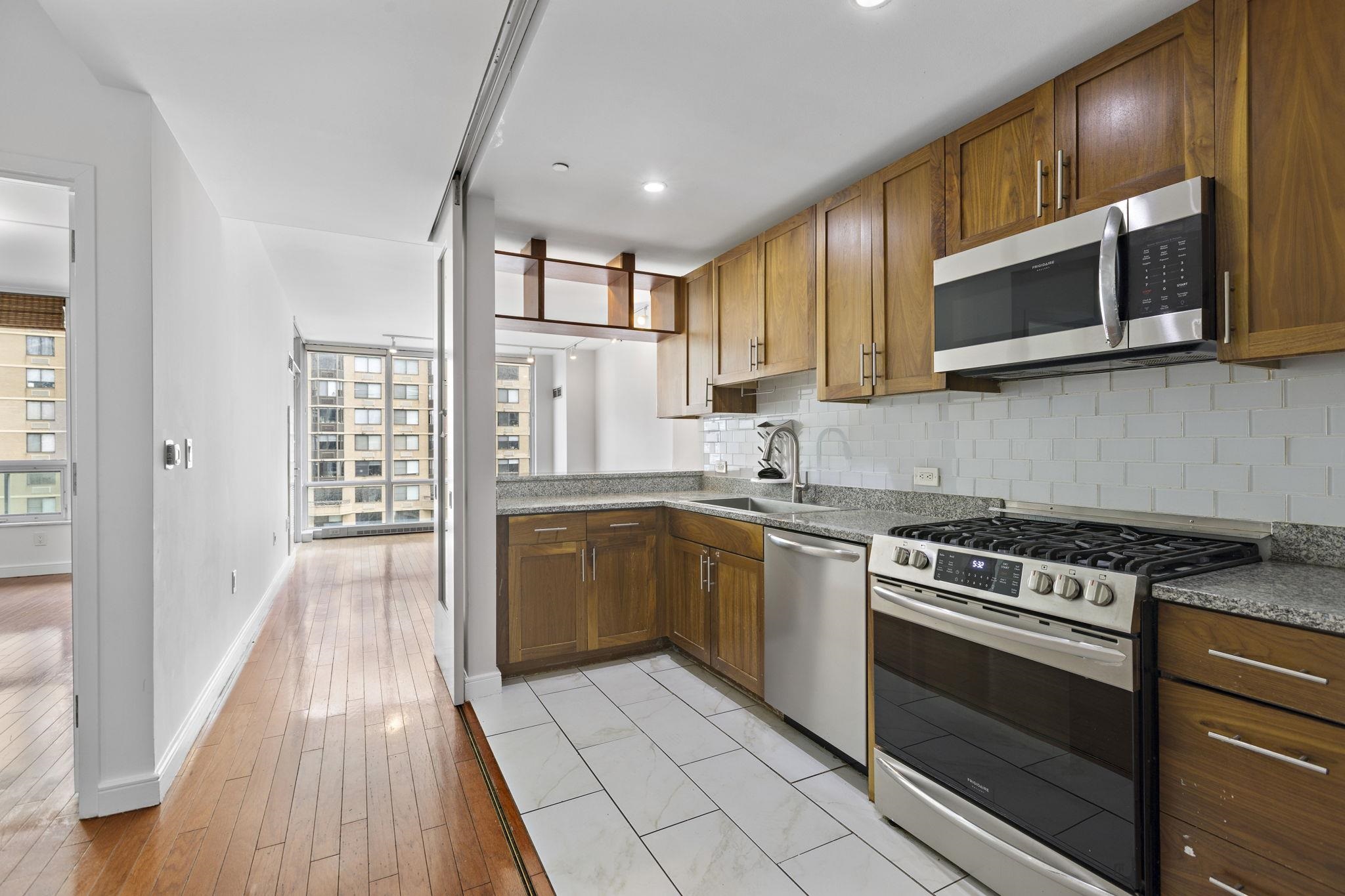 Jersey City, New Jersey, 07310, United States, 2 Bedrooms Bedrooms, ,2 BathroomsBathrooms,Residential,For Sale,1874794
