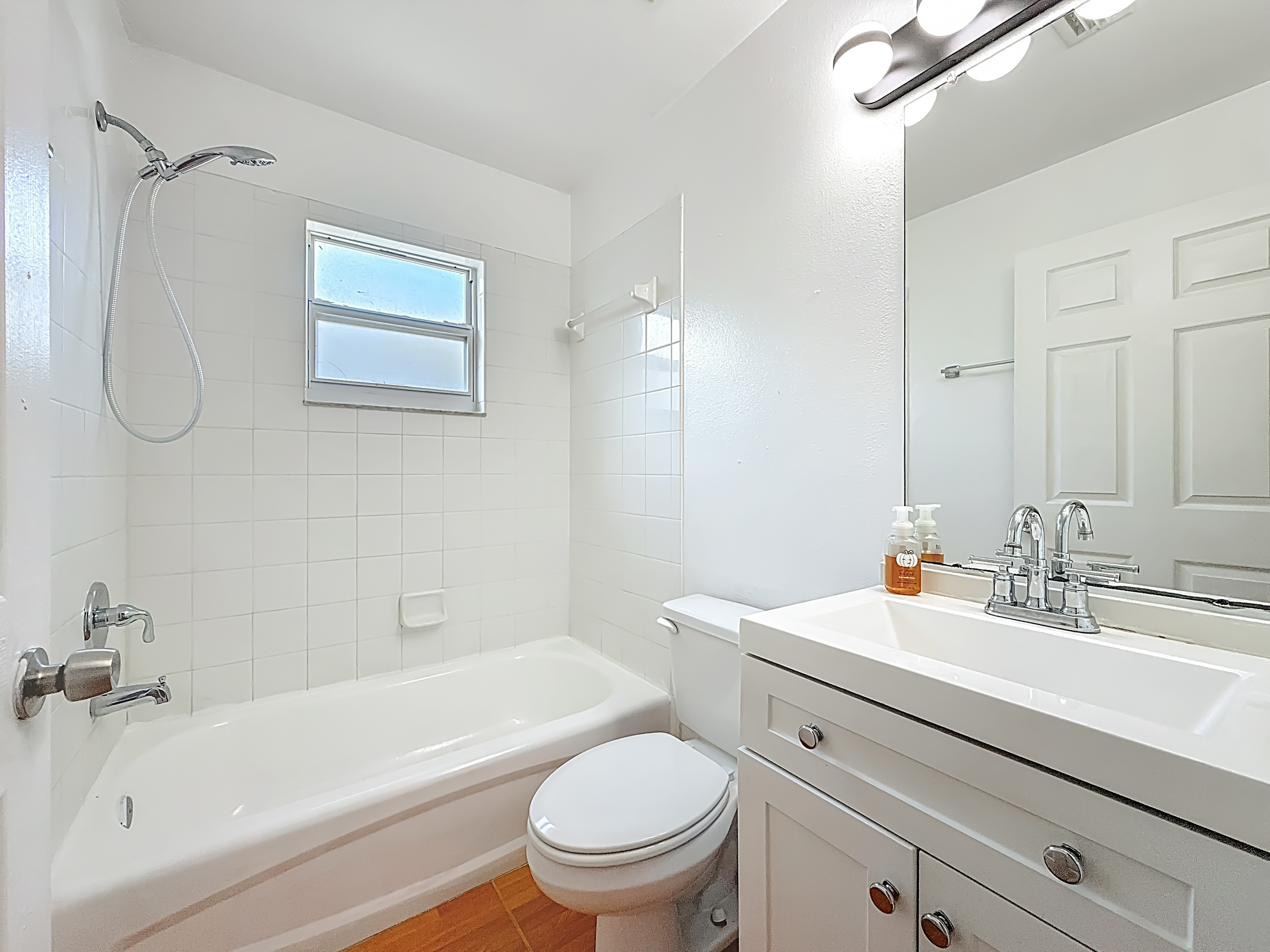 St. Petersburg, Florida, 33713, United States, 4 Bedrooms Bedrooms, ,2 BathroomsBathrooms,Residential,For Sale,2005721