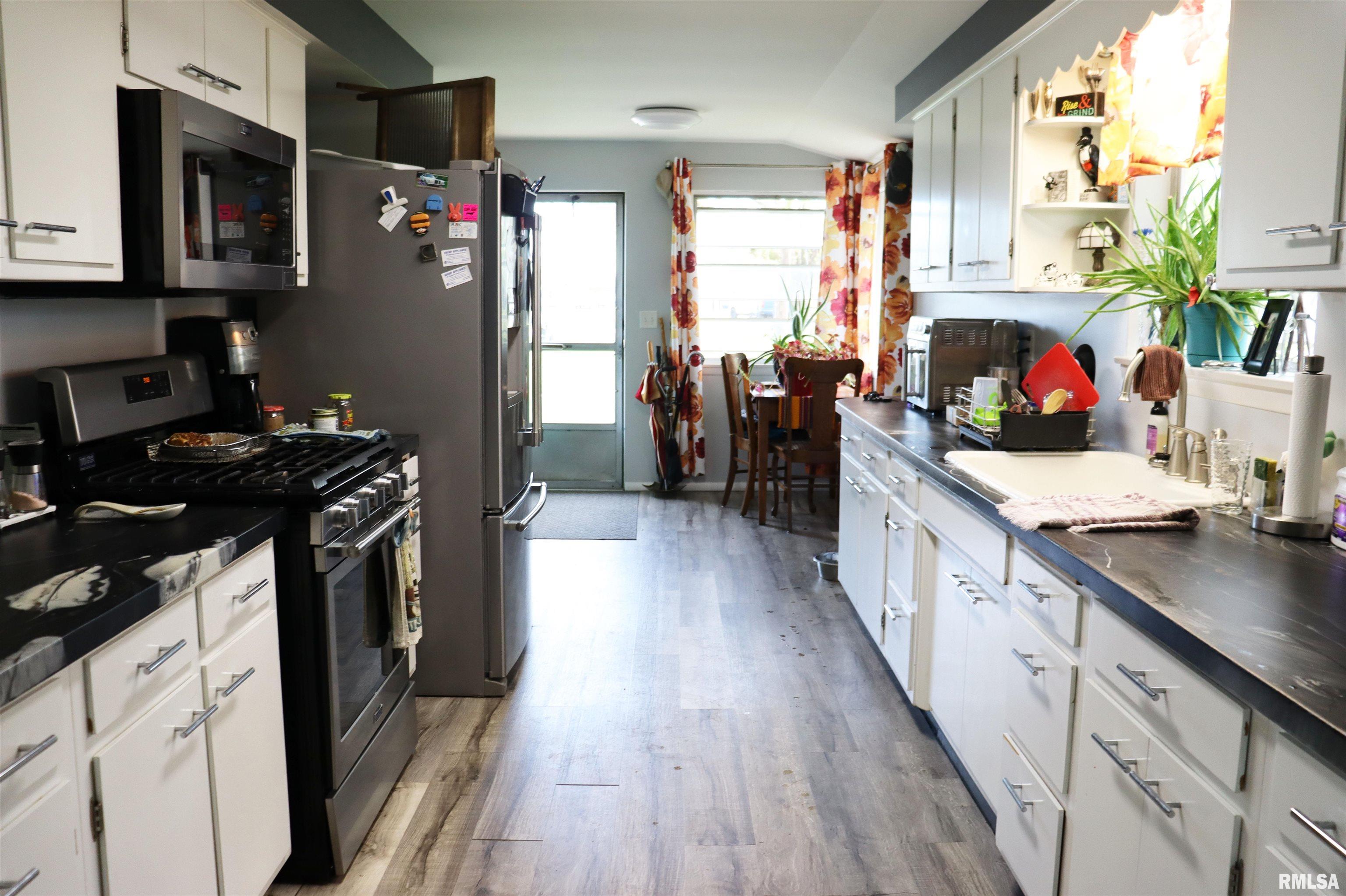 Washington, Illinois, 61571, United States, 3 Bedrooms Bedrooms, ,2 BathroomsBathrooms,Residential,For Sale,1942295