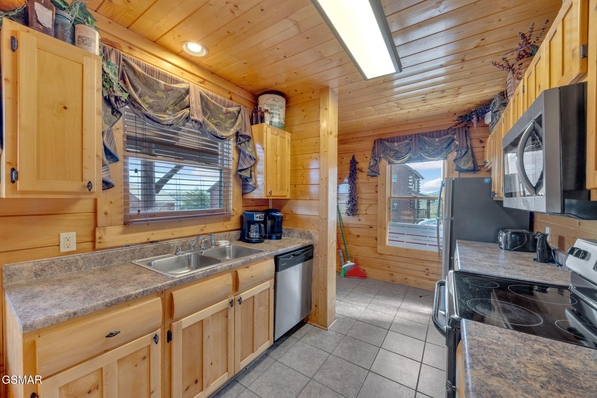 Sevierville, Tennessee, 37862, United States, 3 Bedrooms Bedrooms, ,3 BathroomsBathrooms,Residential,For Sale,1974724