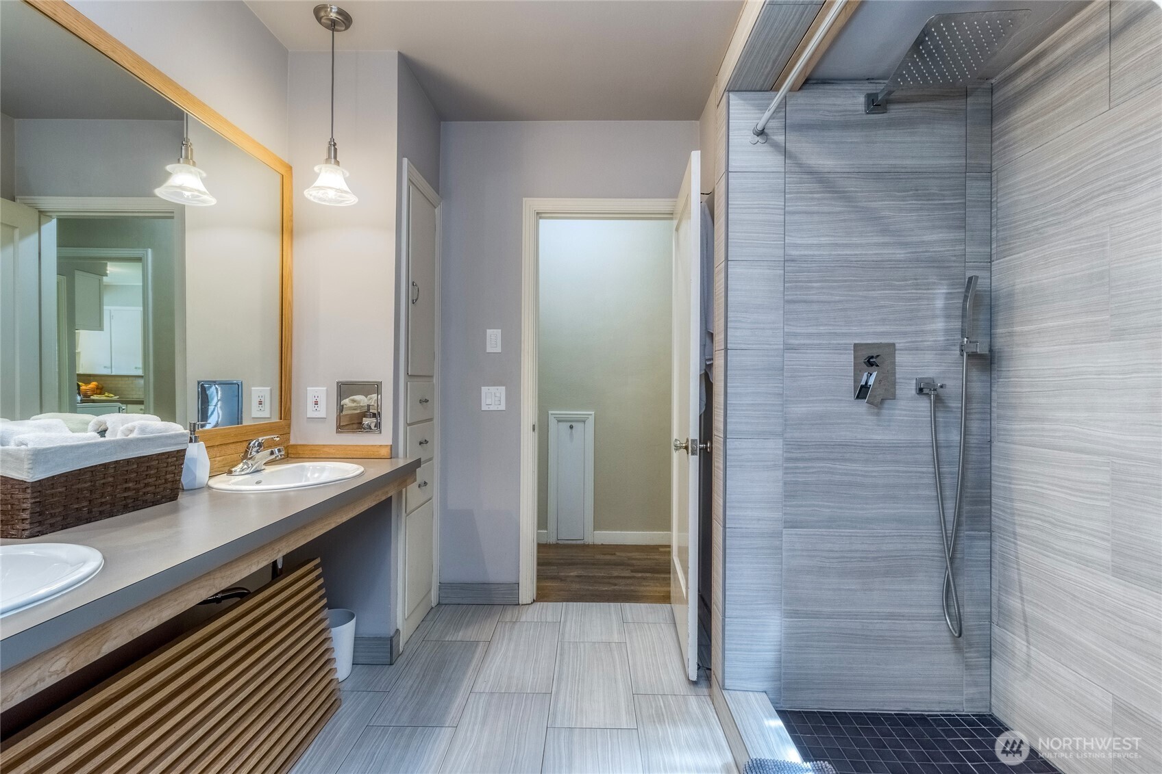 Walla Walla, Washington, 99362, United States, 4 Bedrooms Bedrooms, ,2 BathroomsBathrooms,Residential,For Sale,1868266