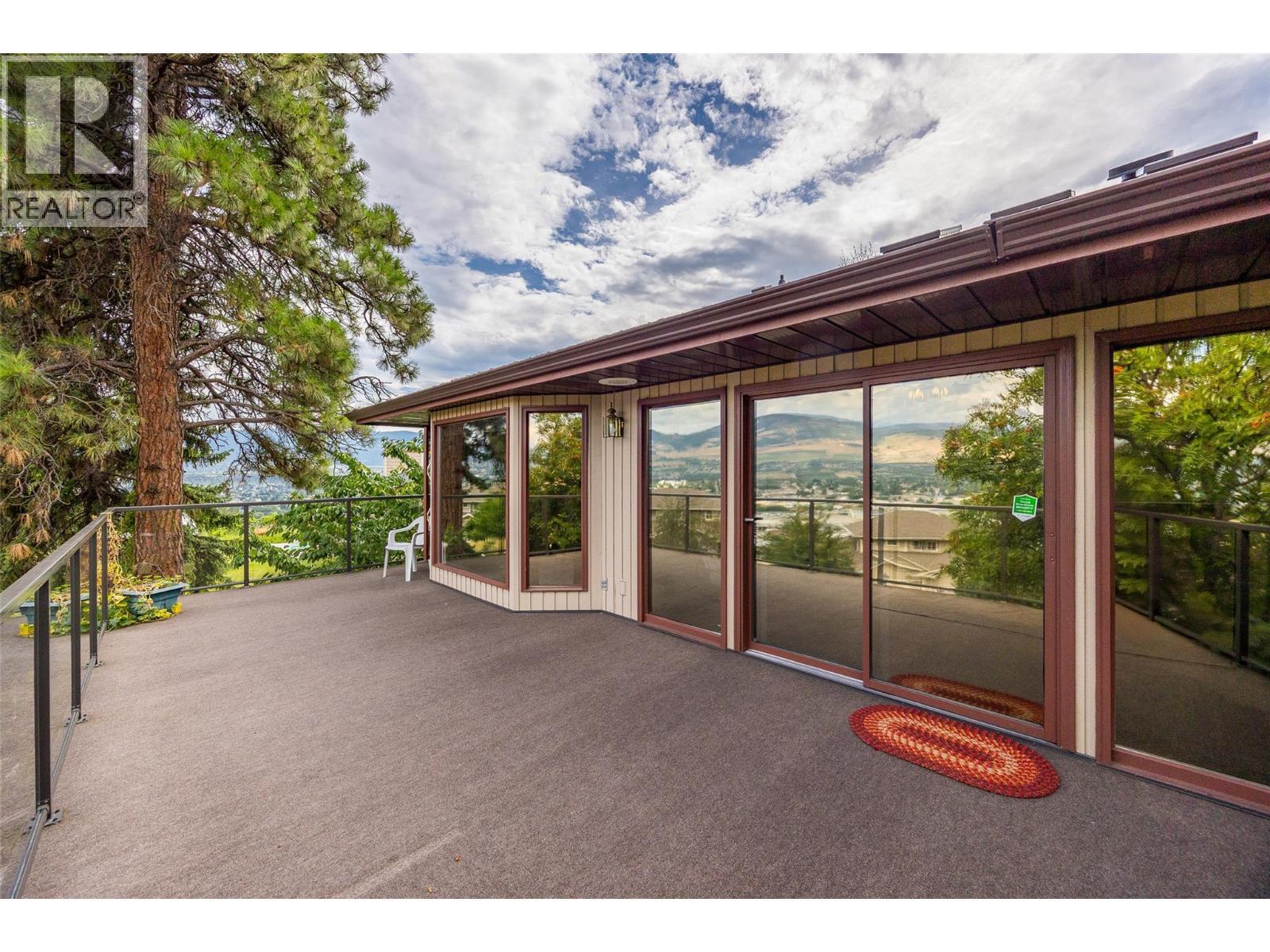 KELOWNA, British Columbia, V1V 1J5, CA, 2 Bedrooms Bedrooms, ,2 BathroomsBathrooms,Residential,For Sale,1948319