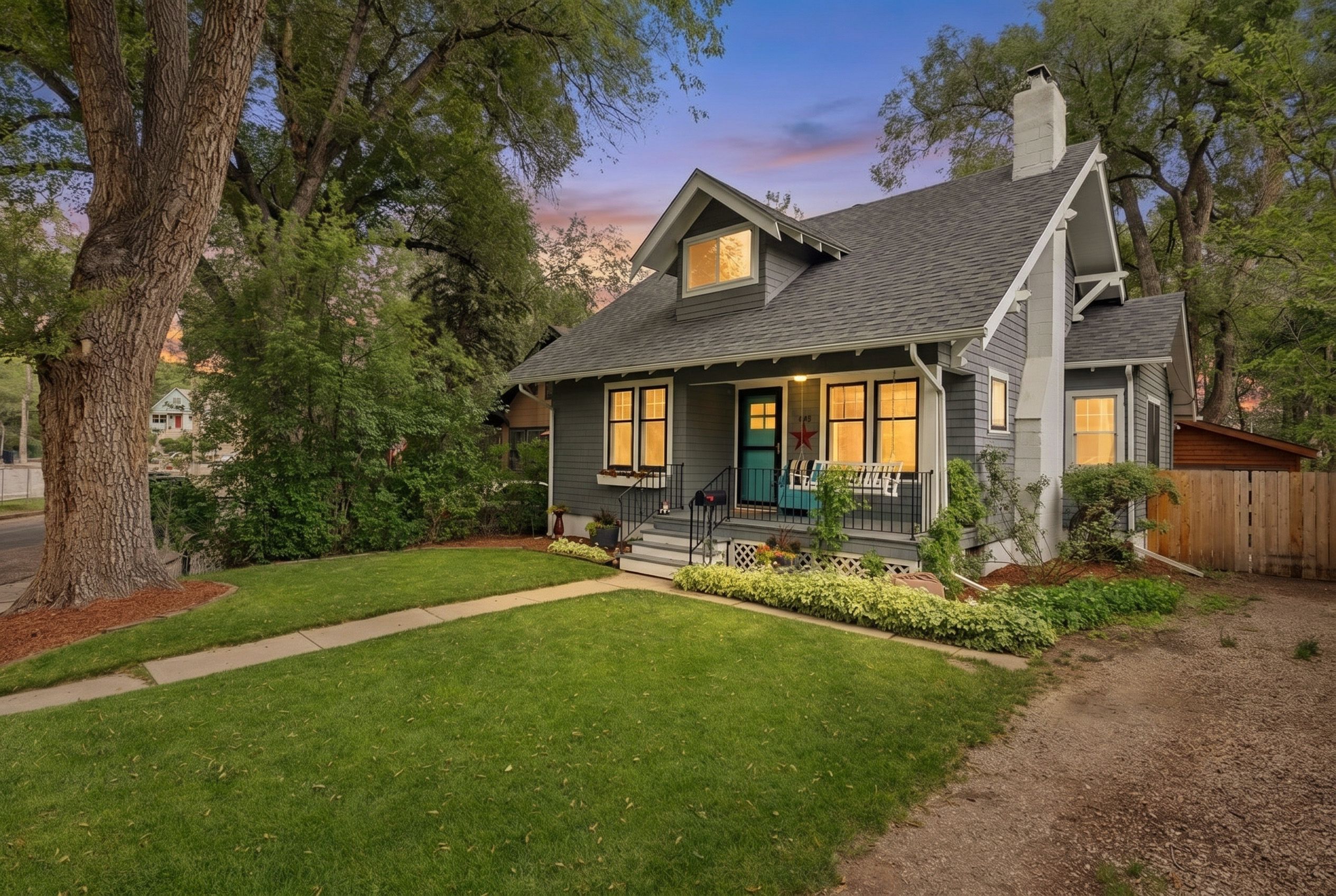  Storybook Ivywild Craftsman with Creekside Setting - 物件實景