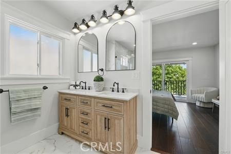 Los Angeles, California, 90018, United States, 5 Bedrooms Bedrooms, ,5 BathroomsBathrooms,Residential,For Sale,1842943