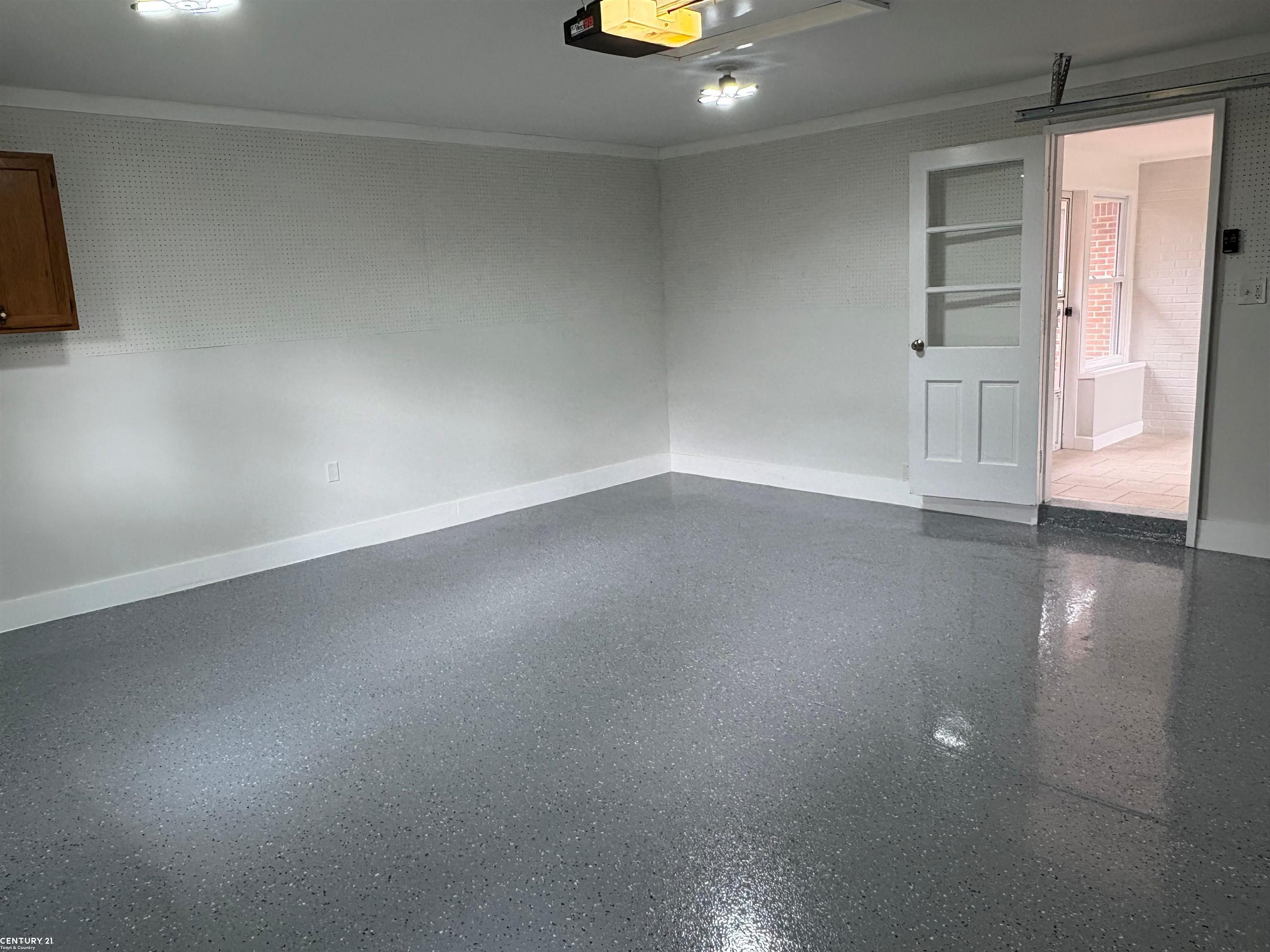 Rochester Hills, Michigan, 48307, United States, 3 Bedrooms Bedrooms, ,3 BathroomsBathrooms,Residential,For Sale,1909287