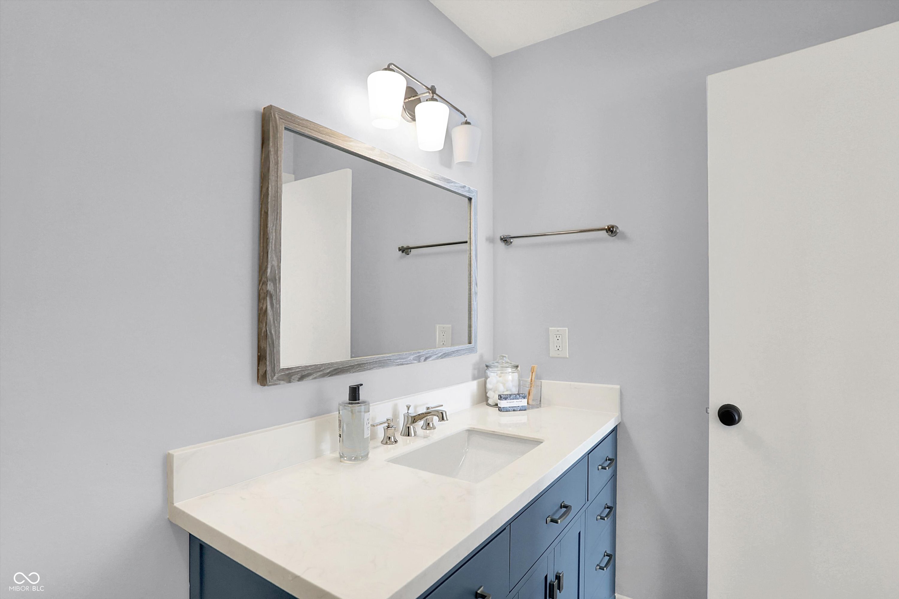 Zionsville, Indiana, 46077, United States, 3 Bedrooms Bedrooms, ,2 BathroomsBathrooms,Residential,For Sale,2001514