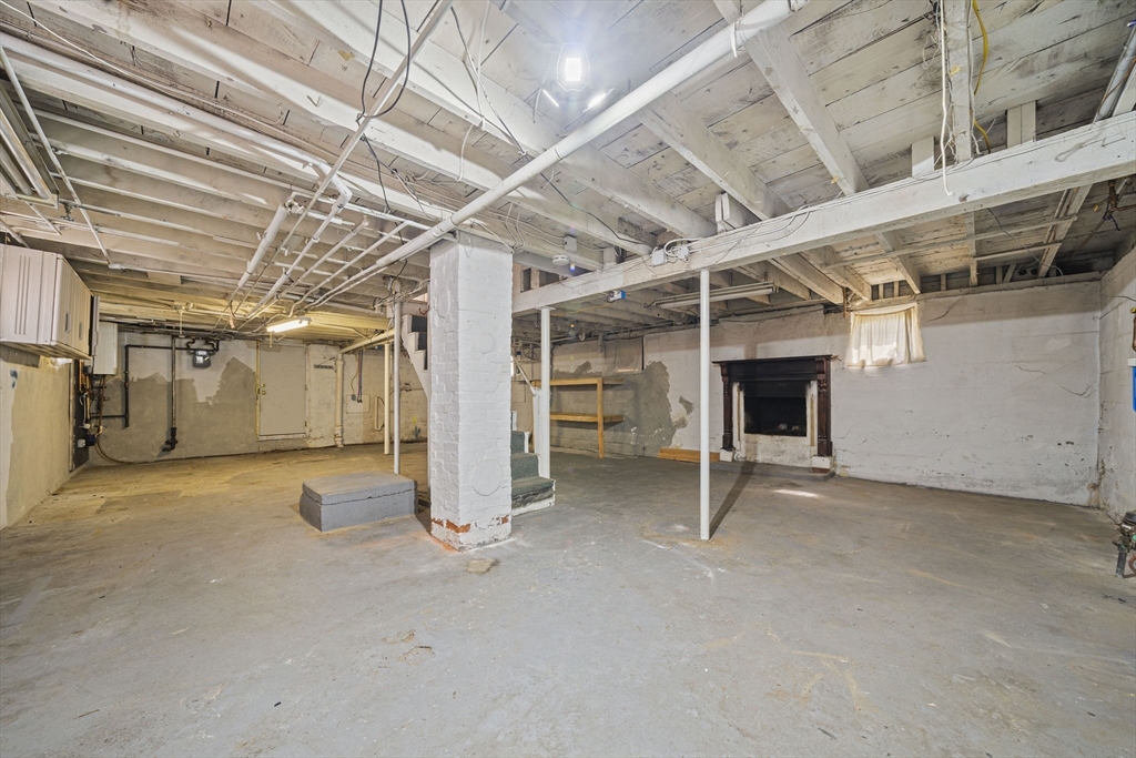 Quincy, Massachusetts, 02169, United States, 3 Bedrooms Bedrooms, ,2 BathroomsBathrooms,Residential,For Sale,1951174