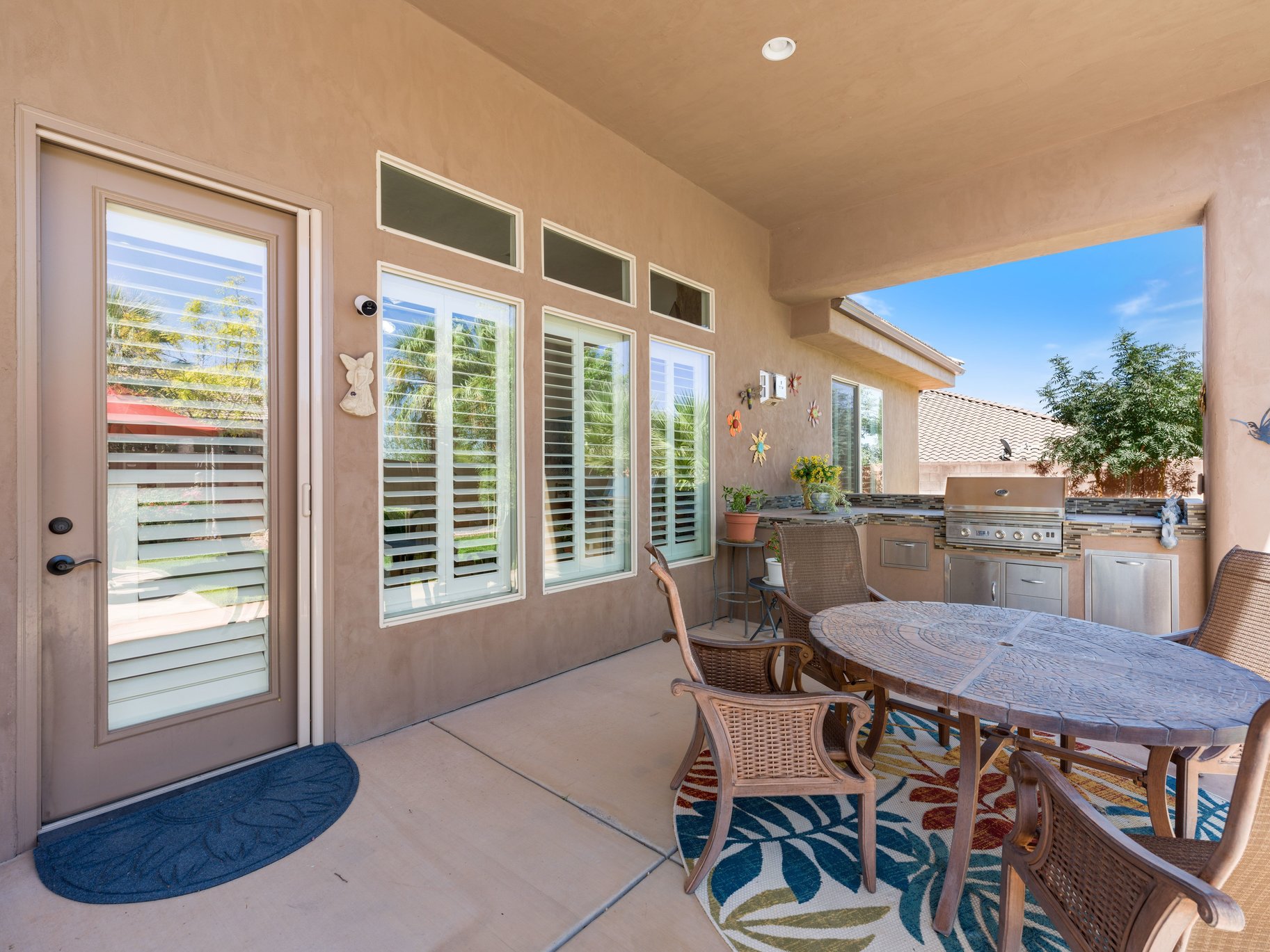  Single-Level Living with Private Pool & Rare 6-Car Garage in Green Springs - 物件實景