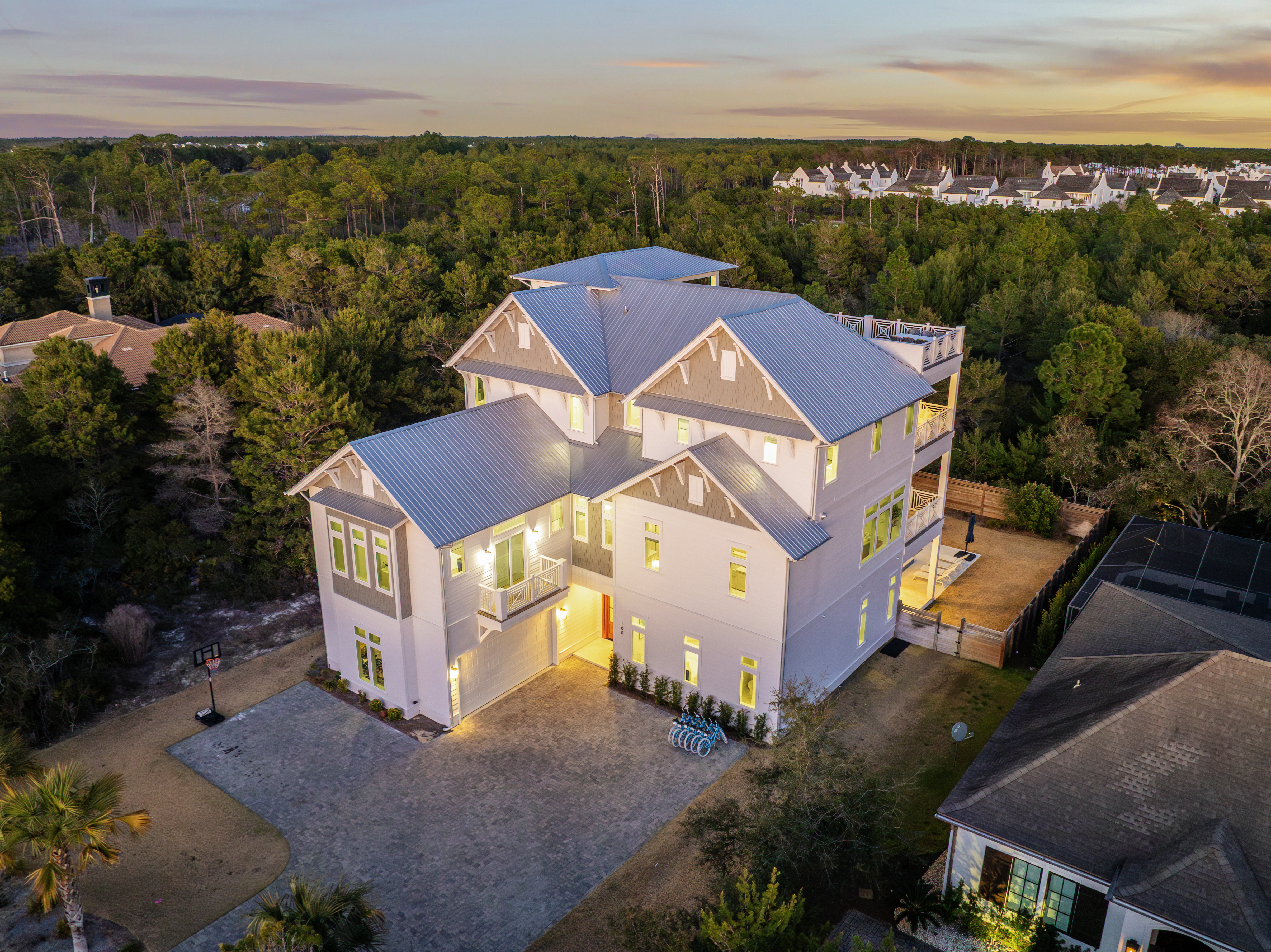  Contemporary Coastal Retreat With Deeded Beach Access - 物件實景
