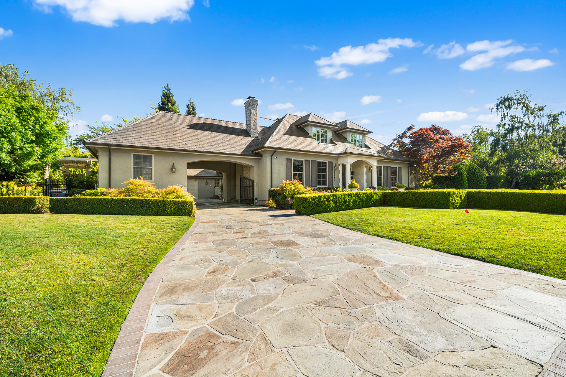  Stunning Saratoga Estate on Expansive Private Grounds - 物件實景
