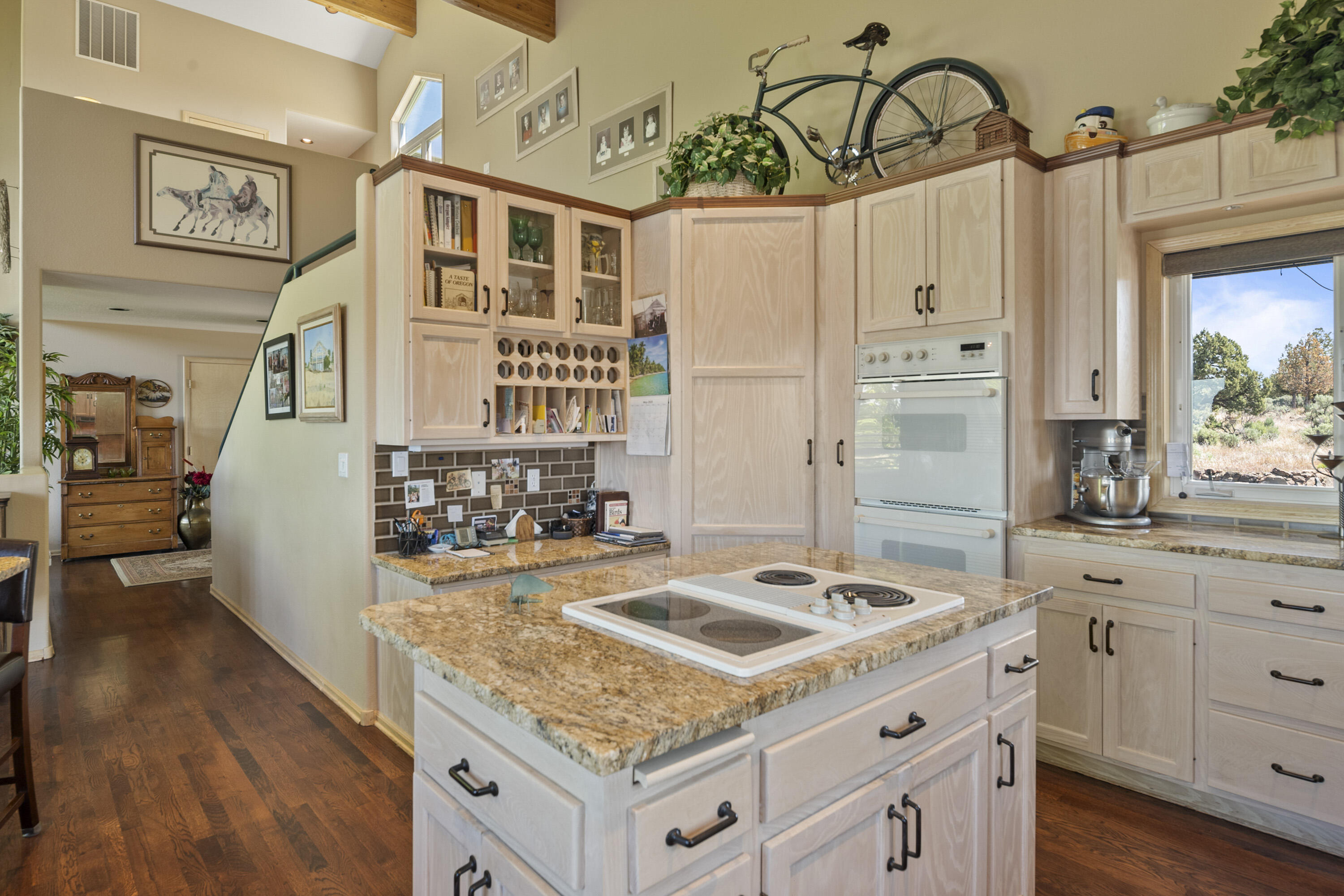 Powell Butte, Oregon, 97753, United States, 4 Bedrooms Bedrooms, ,3 BathroomsBathrooms,Residential,For Sale,1851575