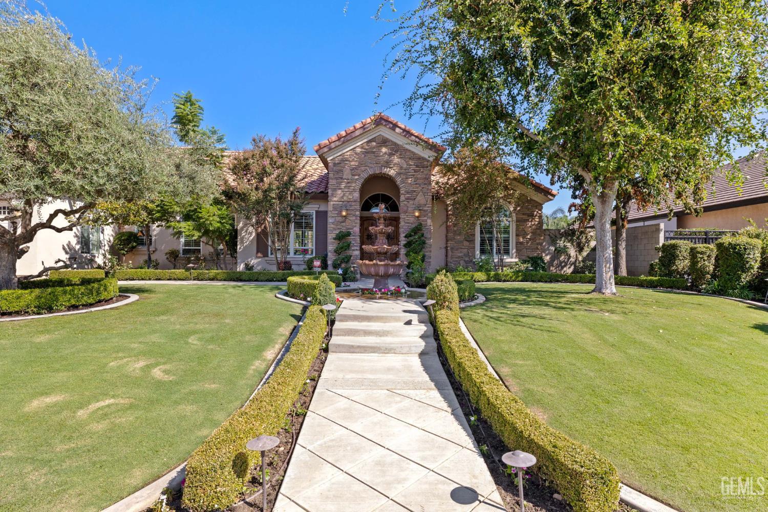 Bakersfield, California, 93314, United States, 5 Bedrooms Bedrooms, ,5 BathroomsBathrooms,Residential,For Sale,1948004
