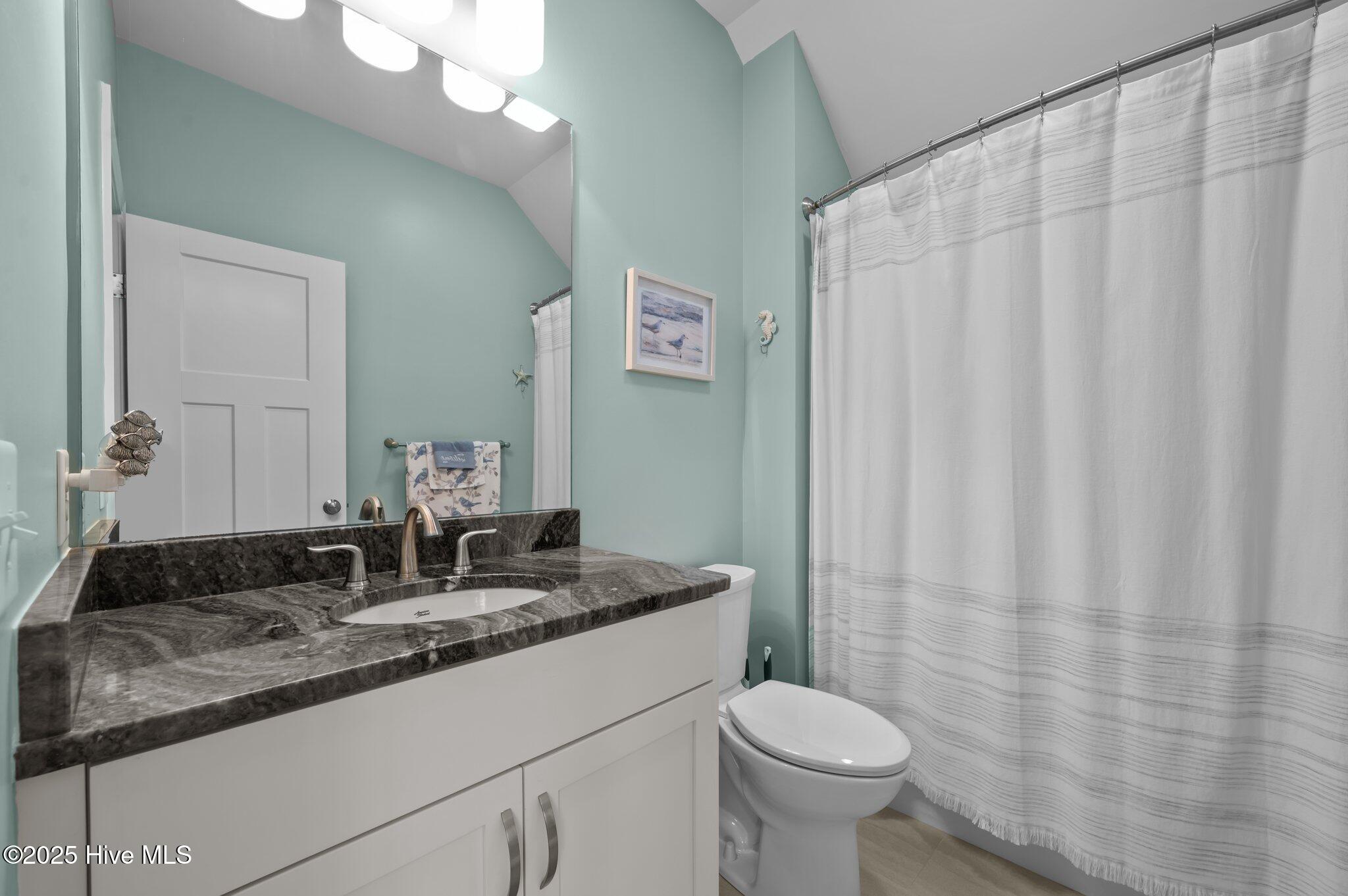 Chocowinity, North Carolina, 27817, United States, 4 Bedrooms Bedrooms, ,5 BathroomsBathrooms,Residential,For Sale,1827727