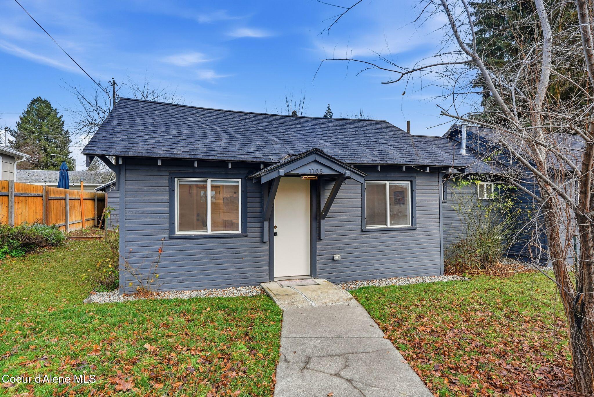 Coeur d'Alene, Idaho, 83814, United States, ,Residential,For Sale,2033062