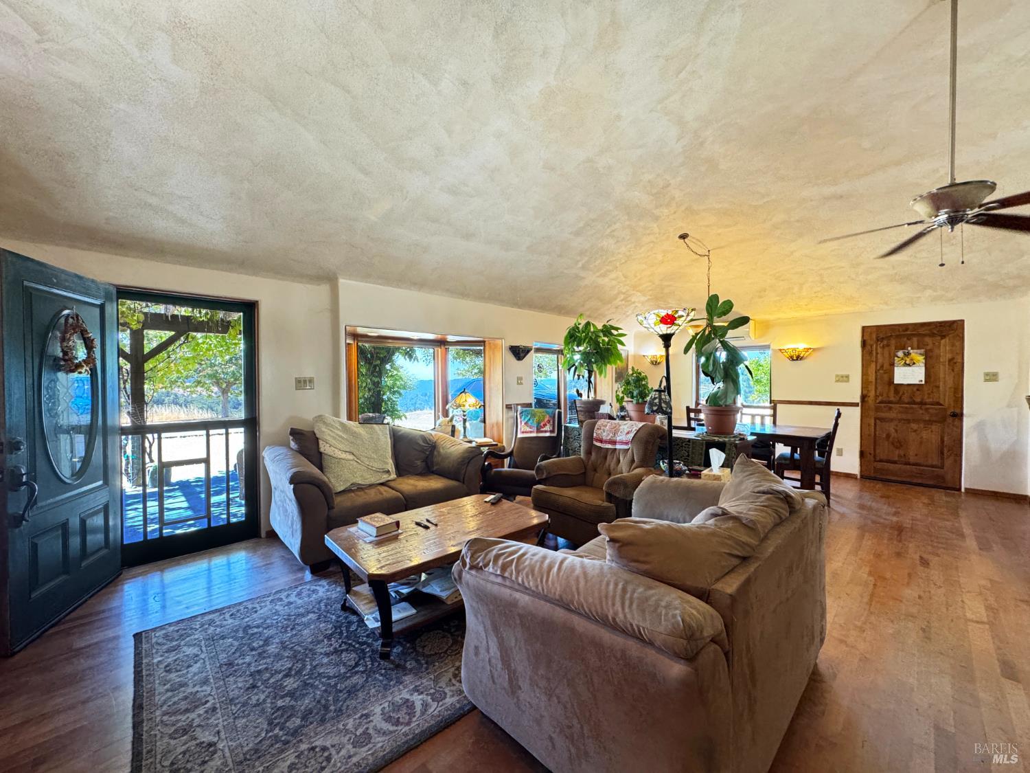 Garberville, California, 95542, United States, 3 Bedrooms Bedrooms, ,2 BathroomsBathrooms,Residential,For Sale,1914332