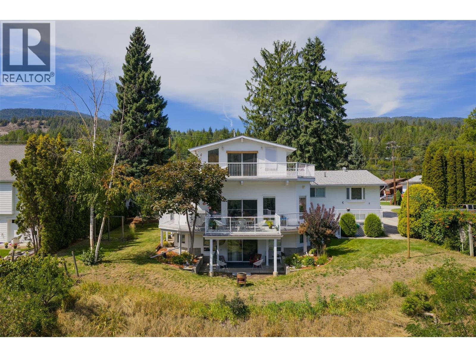 CASTLEGAR, British Columbia, V1N 2S5, CA, 5 Bedrooms Bedrooms, ,3 BathroomsBathrooms,Residential,For Sale,1918306