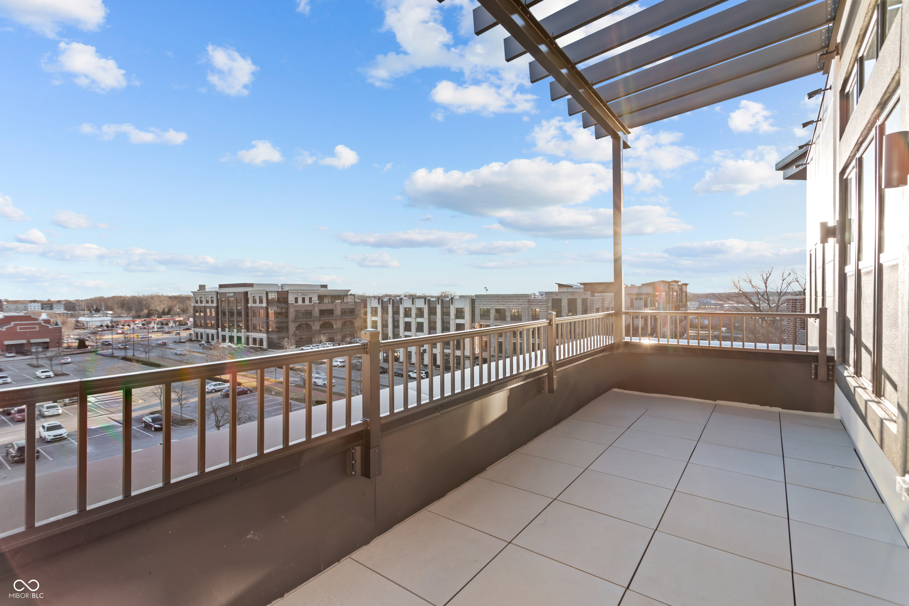 Carmel, Indiana, 46032, United States, 2 Bedrooms Bedrooms, ,3 BathroomsBathrooms,Residential,For Sale,1975043